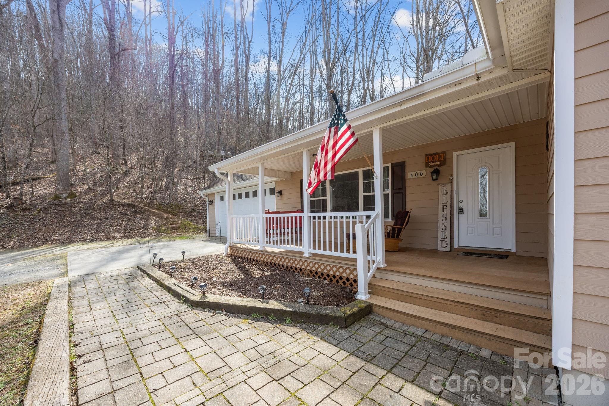 400 Honey Locust Trail Property Photo 5