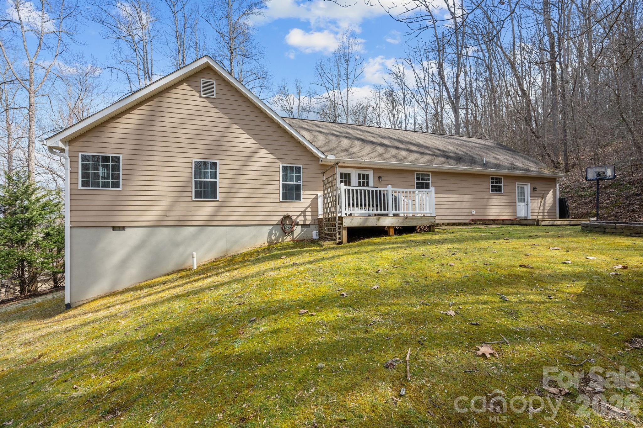 400 Honey Locust Trail Property Photo 7