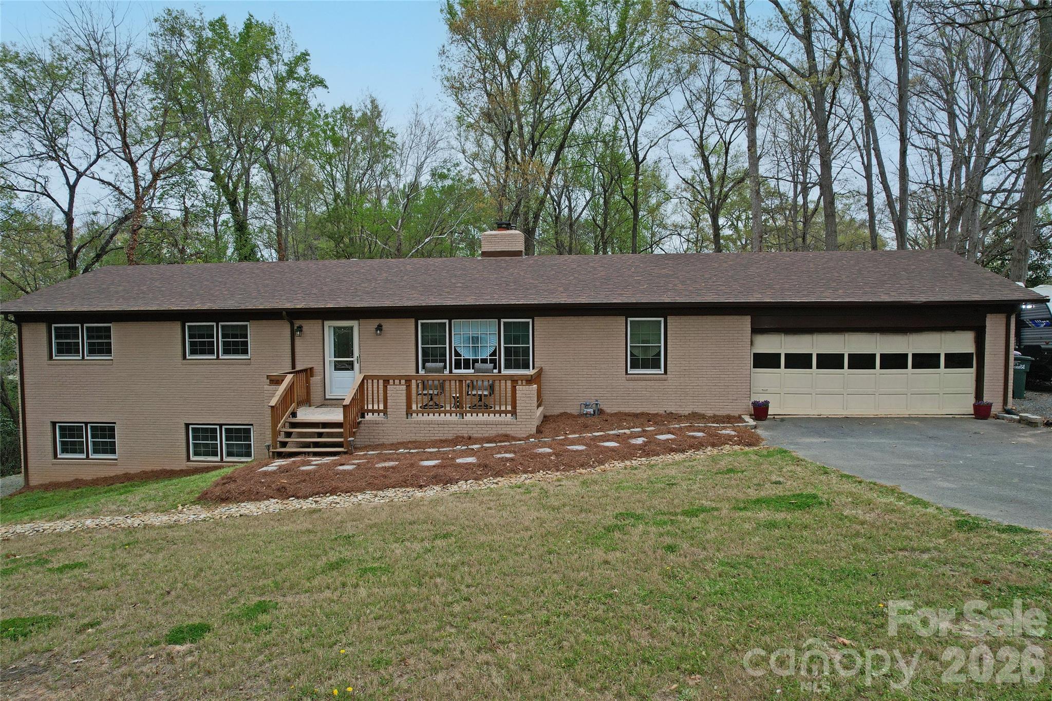 604 Sunnybrook Drive Property Photo 1
