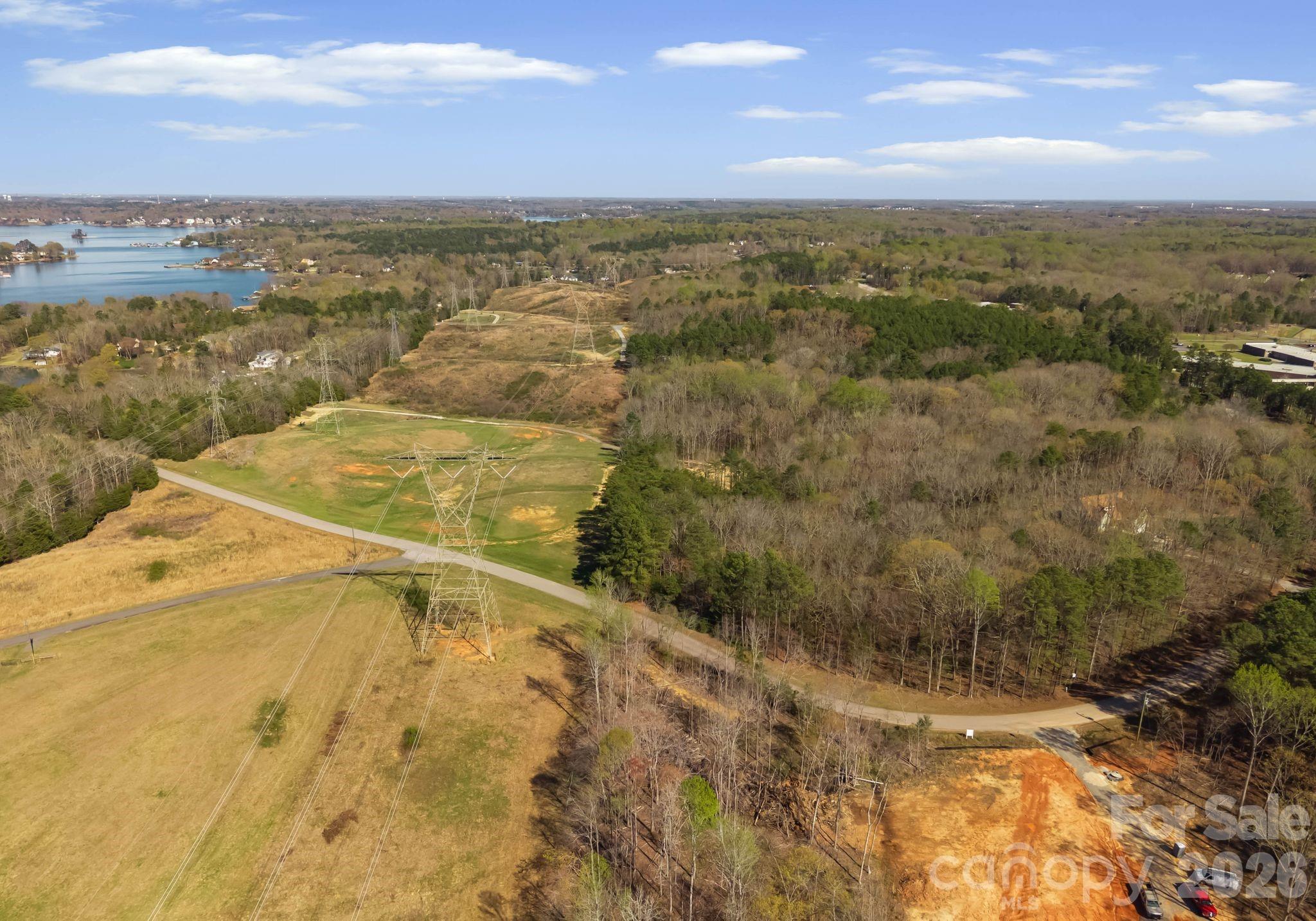 1348 Foxridge Road Property Photo 3