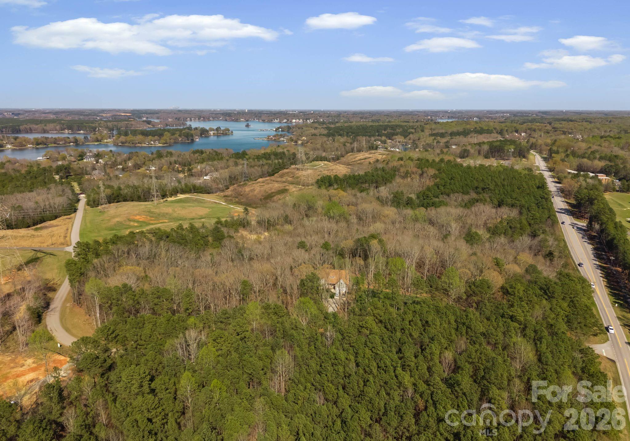 1348 Foxridge Road Property Photo 6
