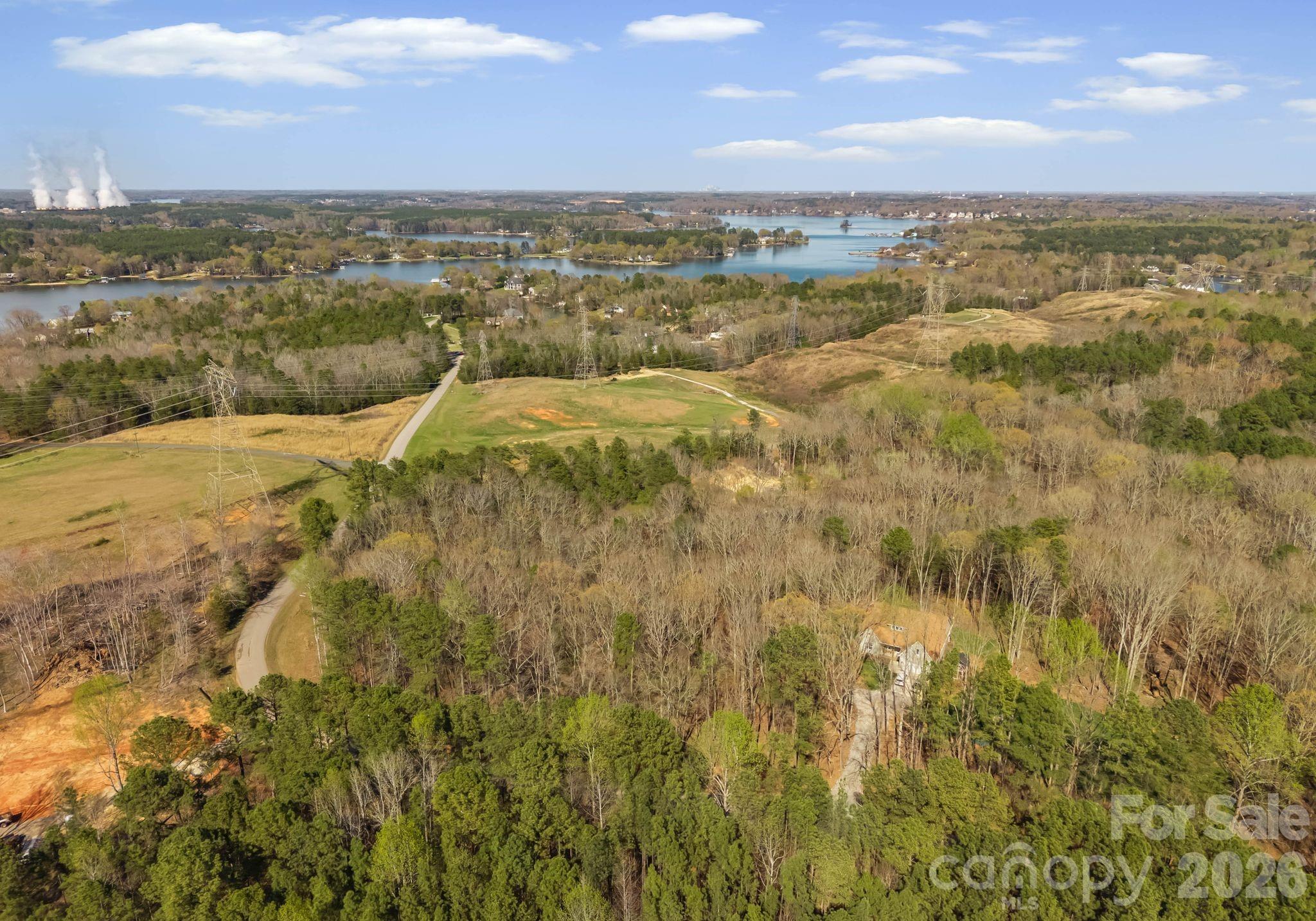1348 Foxridge Road Property Photo 9