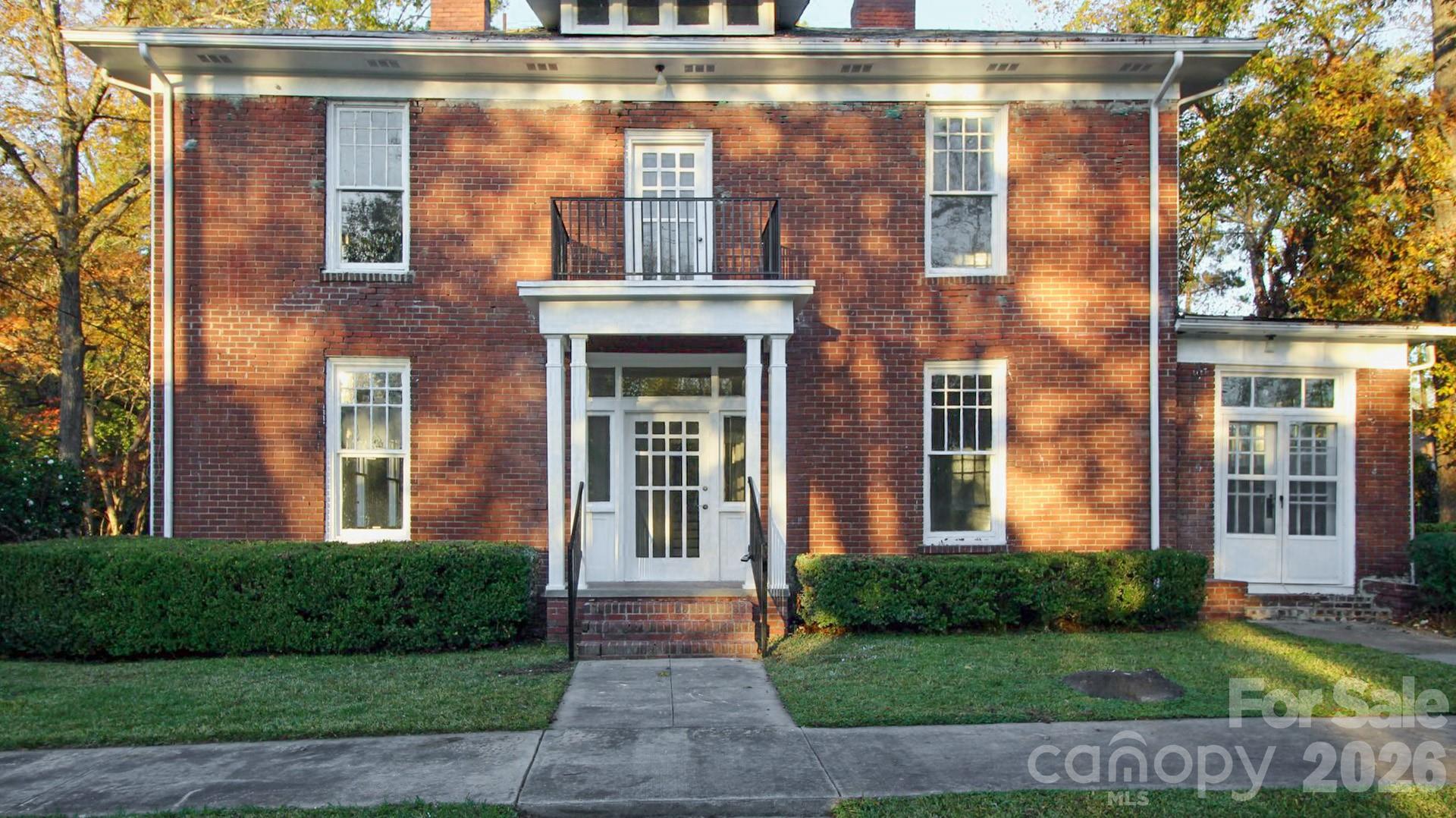 107 Pine Street Property Photo 1