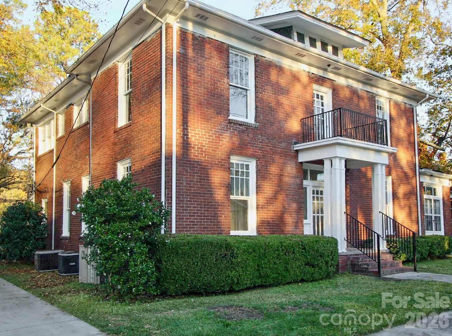 107 Pine Street Property Photo 2