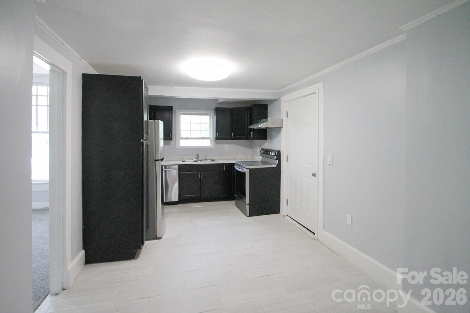 107 Pine Street Property Photo 3