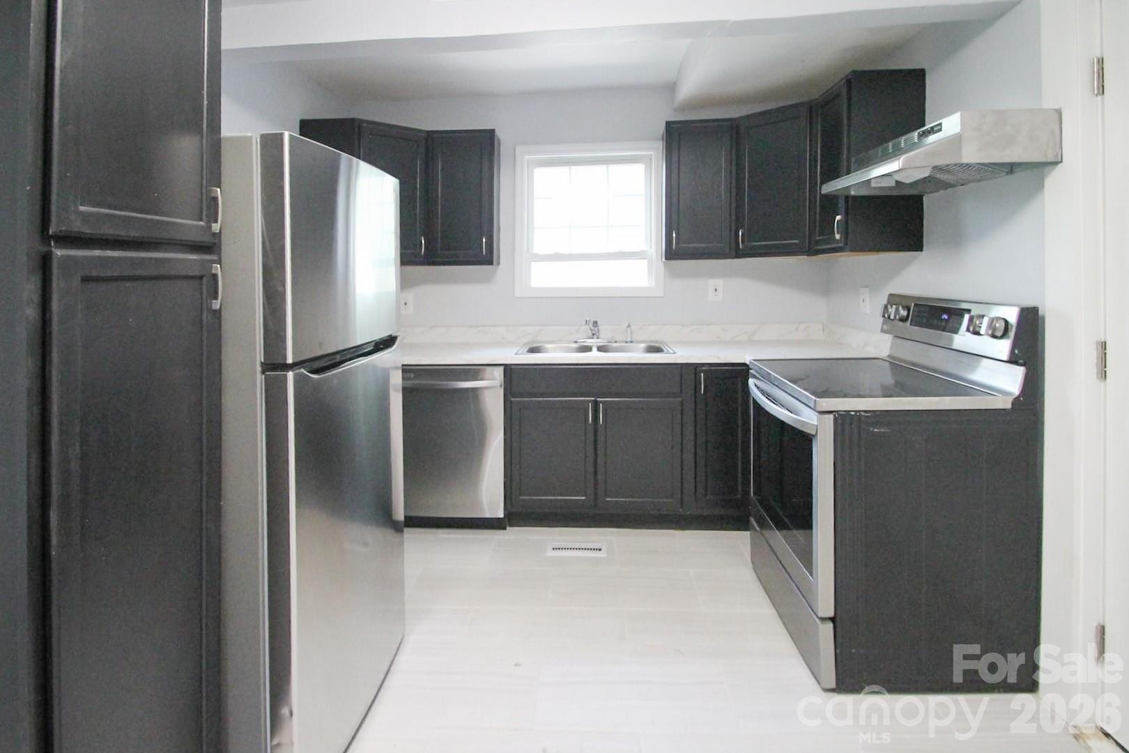 107 Pine Street Property Photo 4