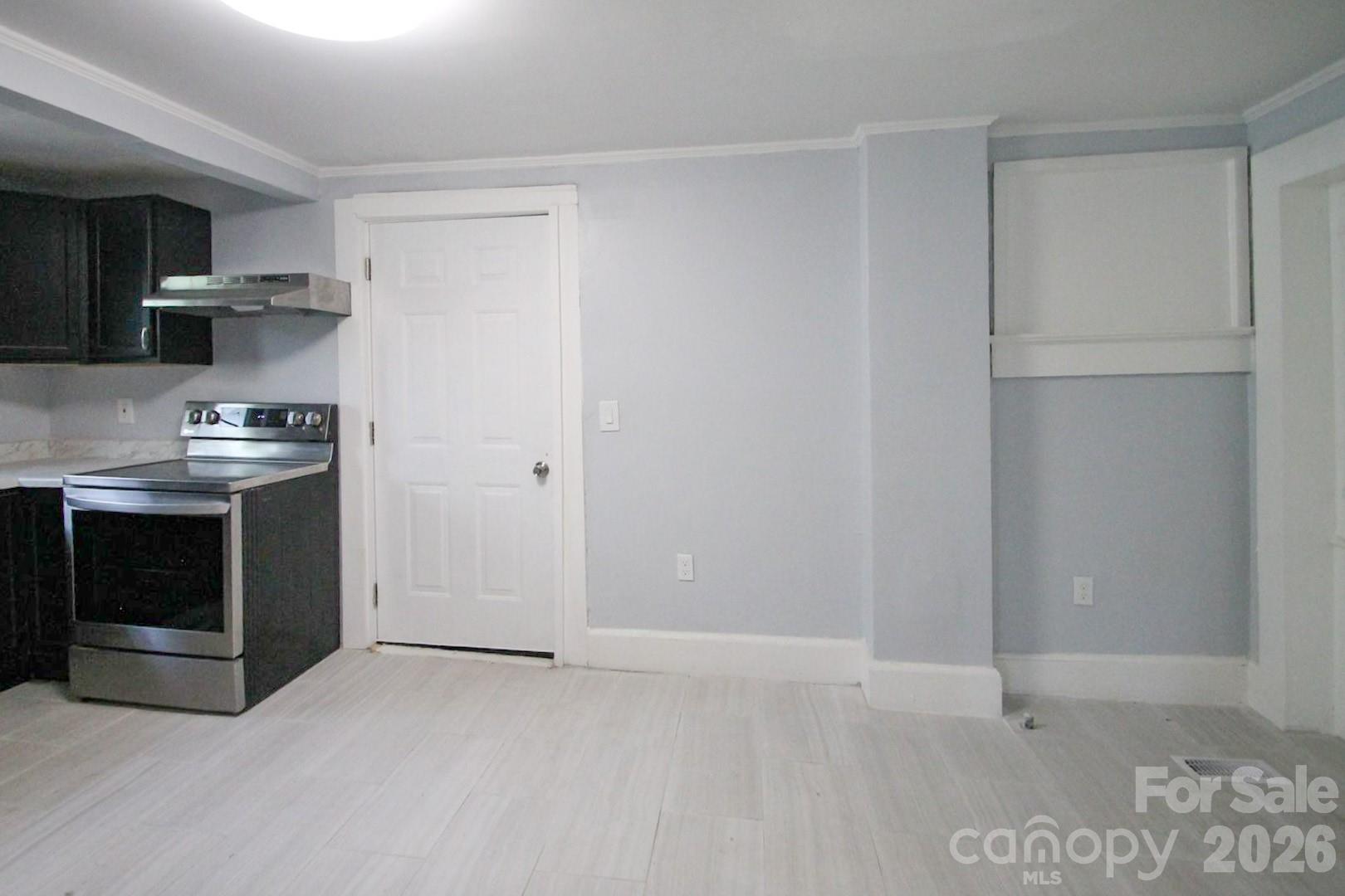 107 Pine Street Property Photo 5
