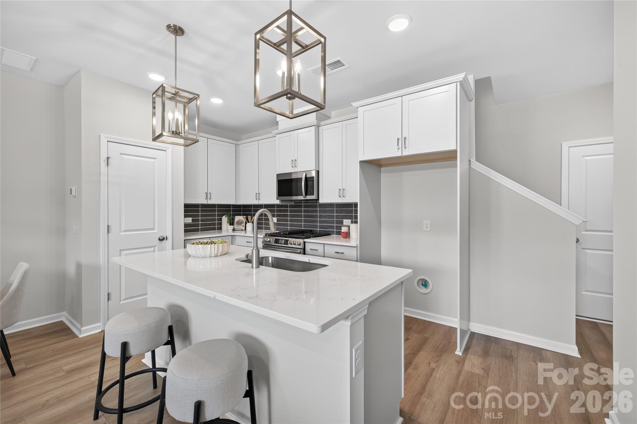 587 Cape Cod Way Property Photo 6