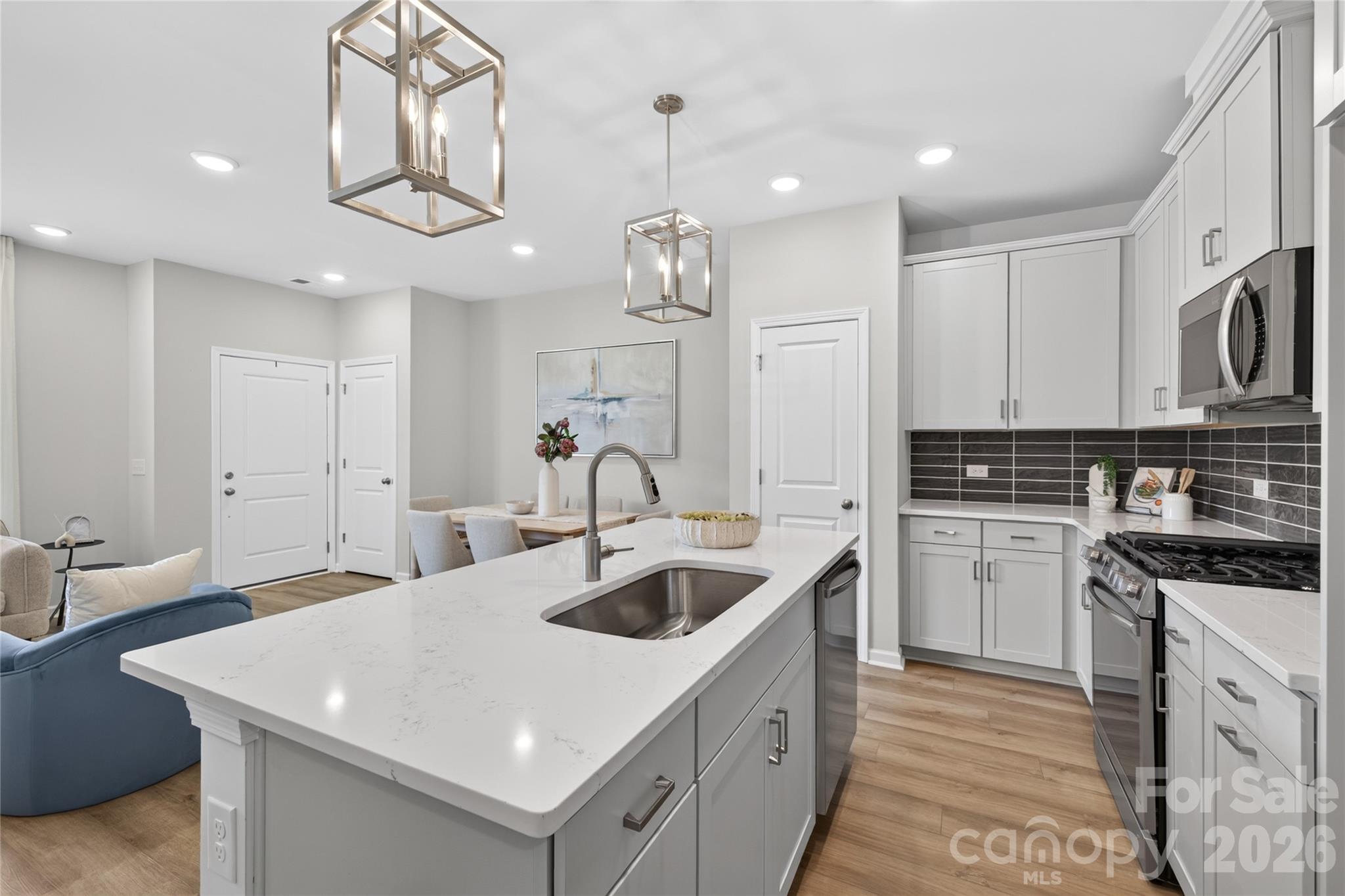 587 Cape Cod Way Property Photo 7