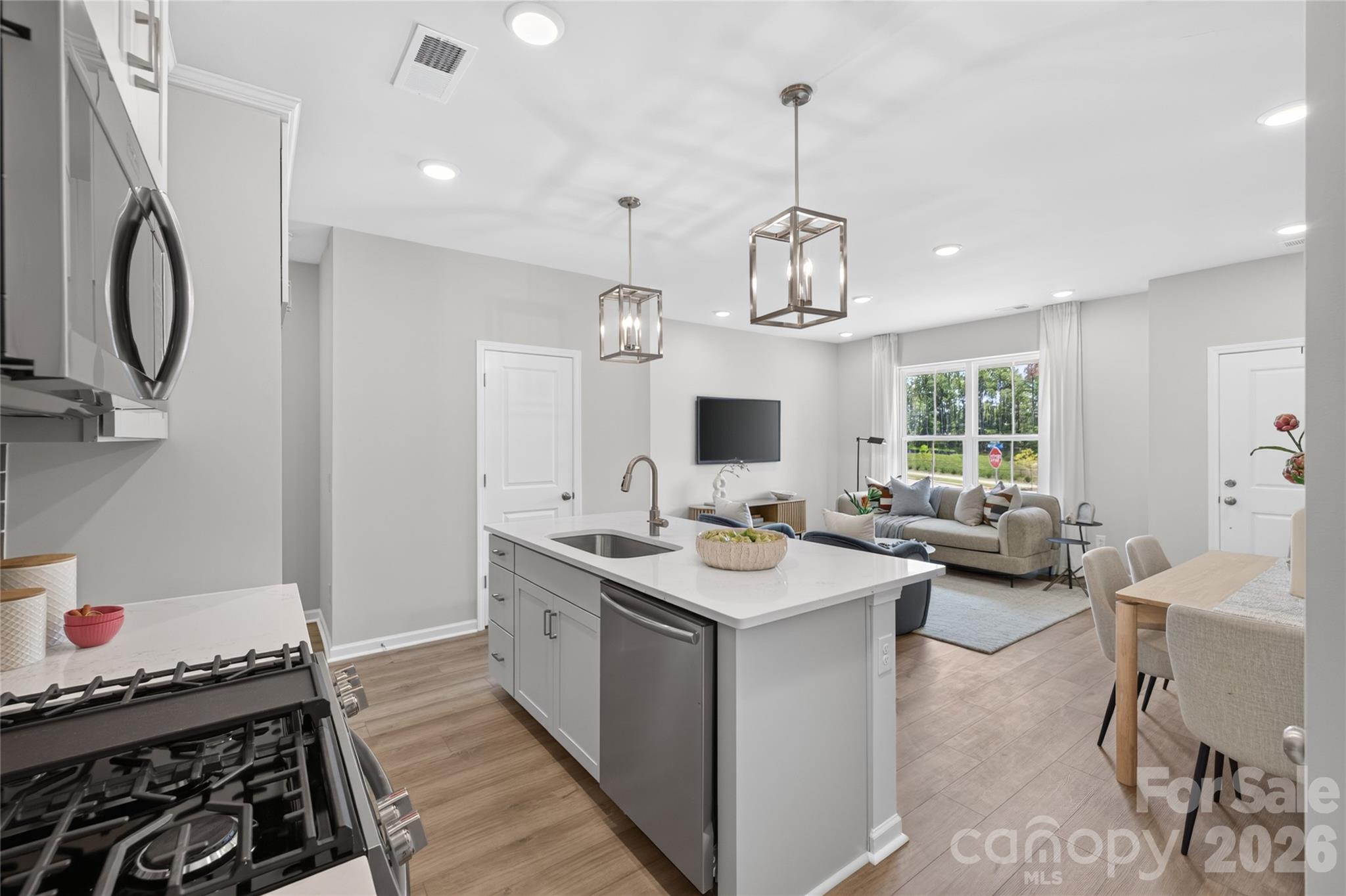 587 Cape Cod Way Property Photo 8