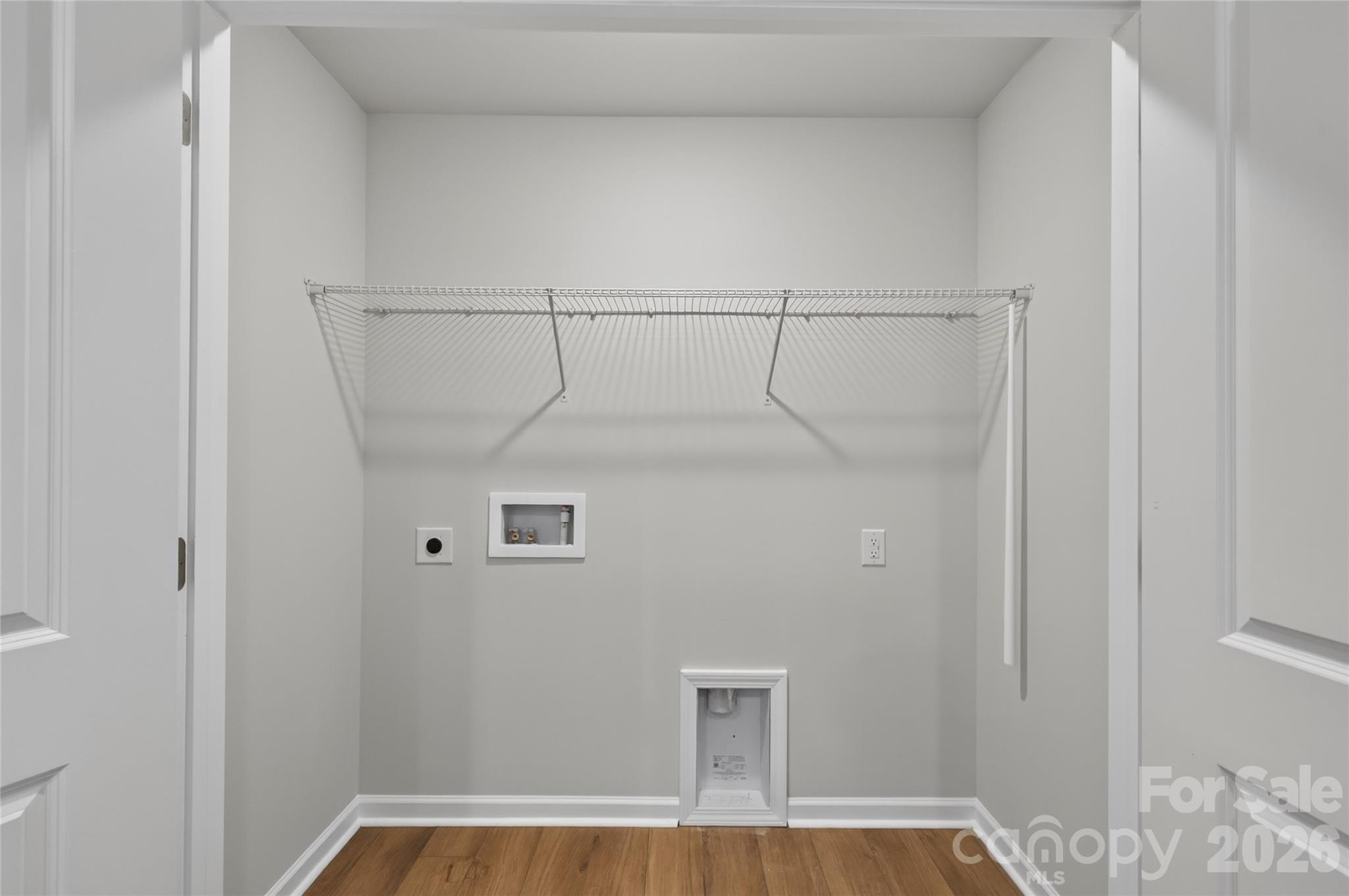587 Cape Cod Way Property Photo 26