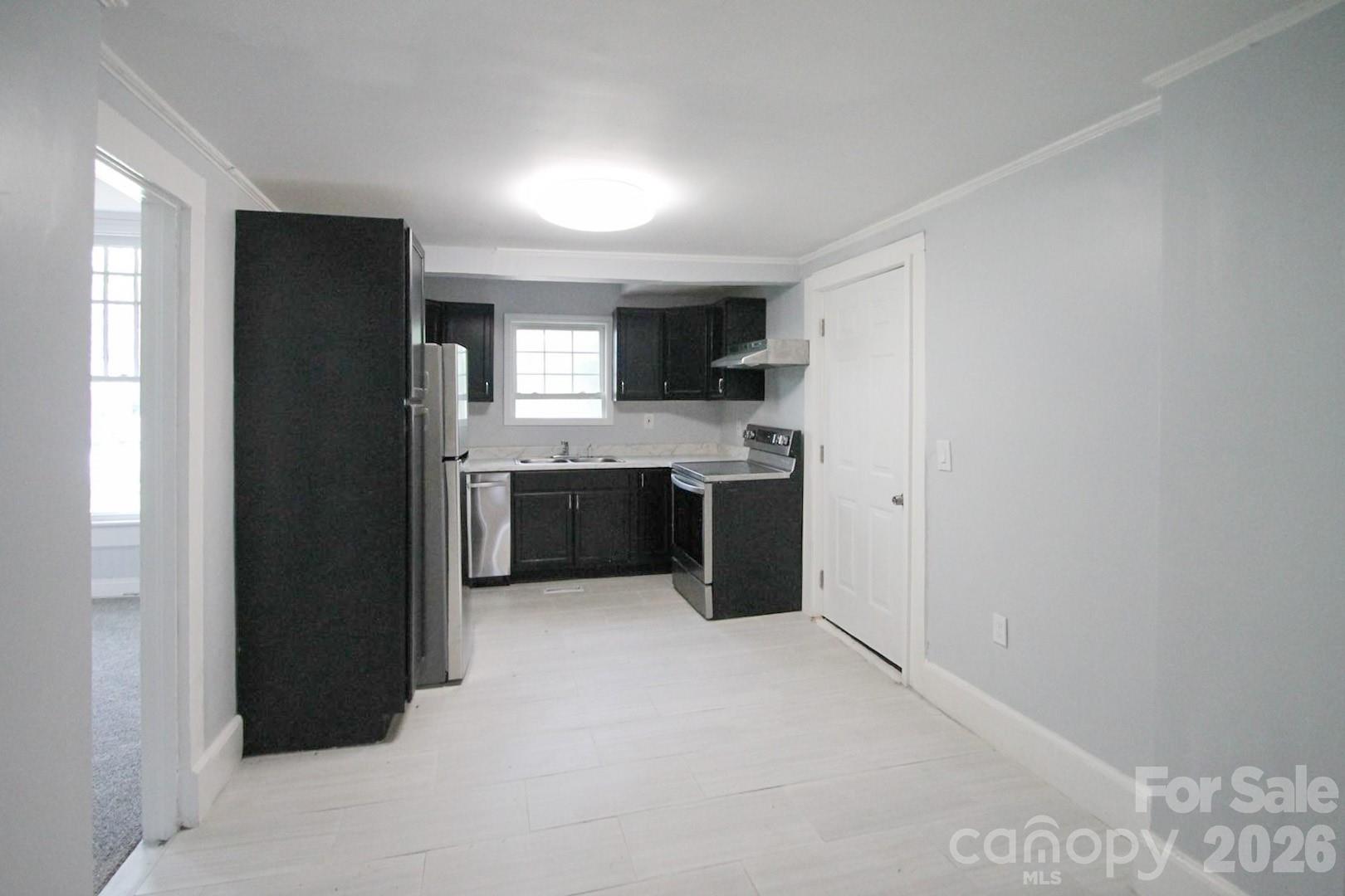107 Pine Street Property Photo 3