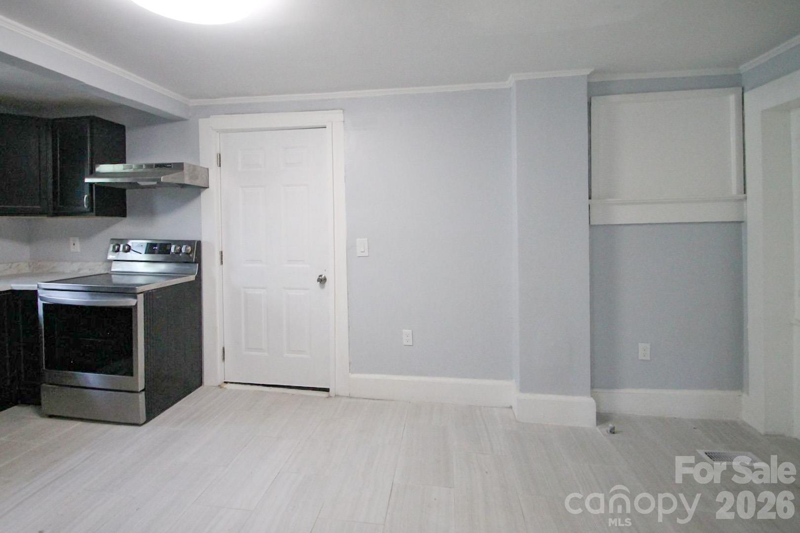 107 Pine Street Property Photo 5
