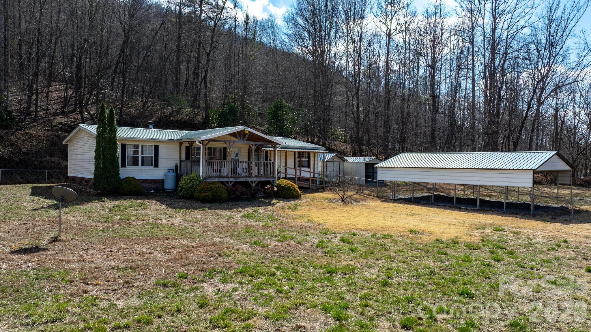 1922 Zacks Fork Road Property Photo 2