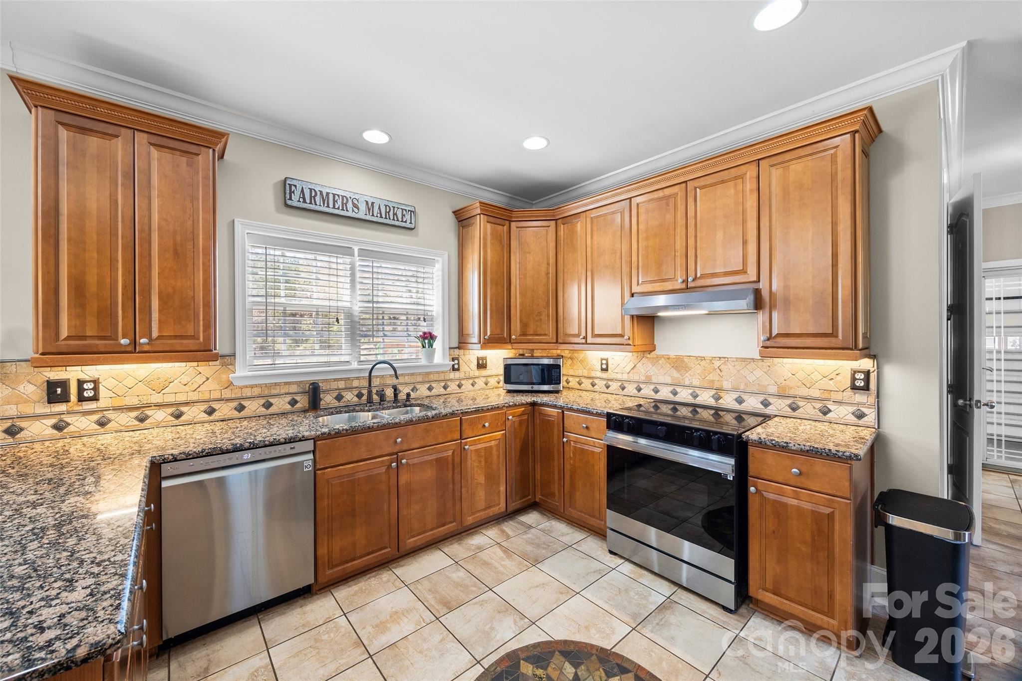 204 Moore Drive Property Photo 12