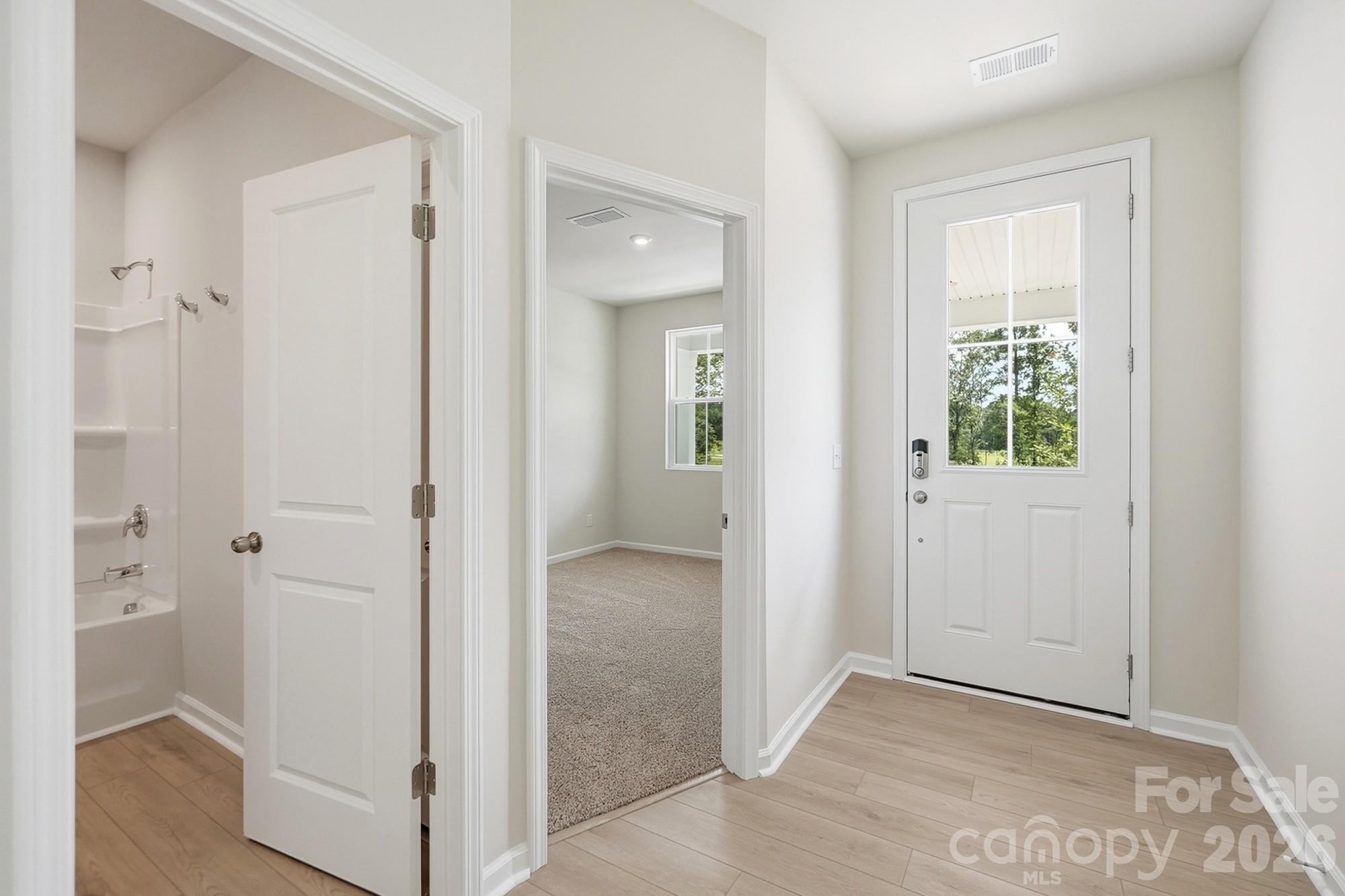 2712 Phoenix Court Property Photo 4