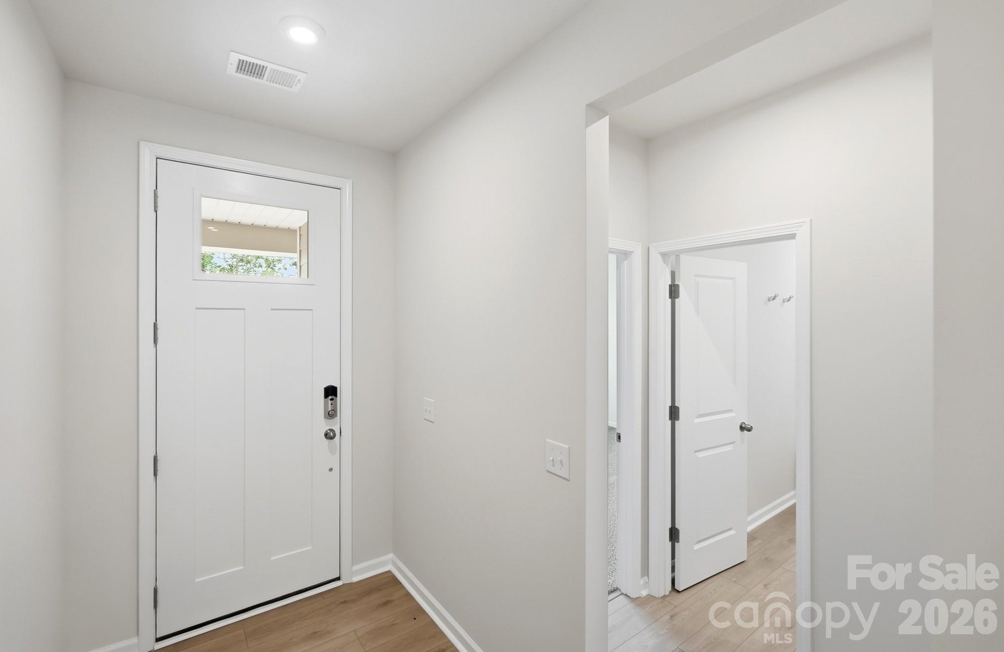 2706 Phoenix Court Property Photo 3
