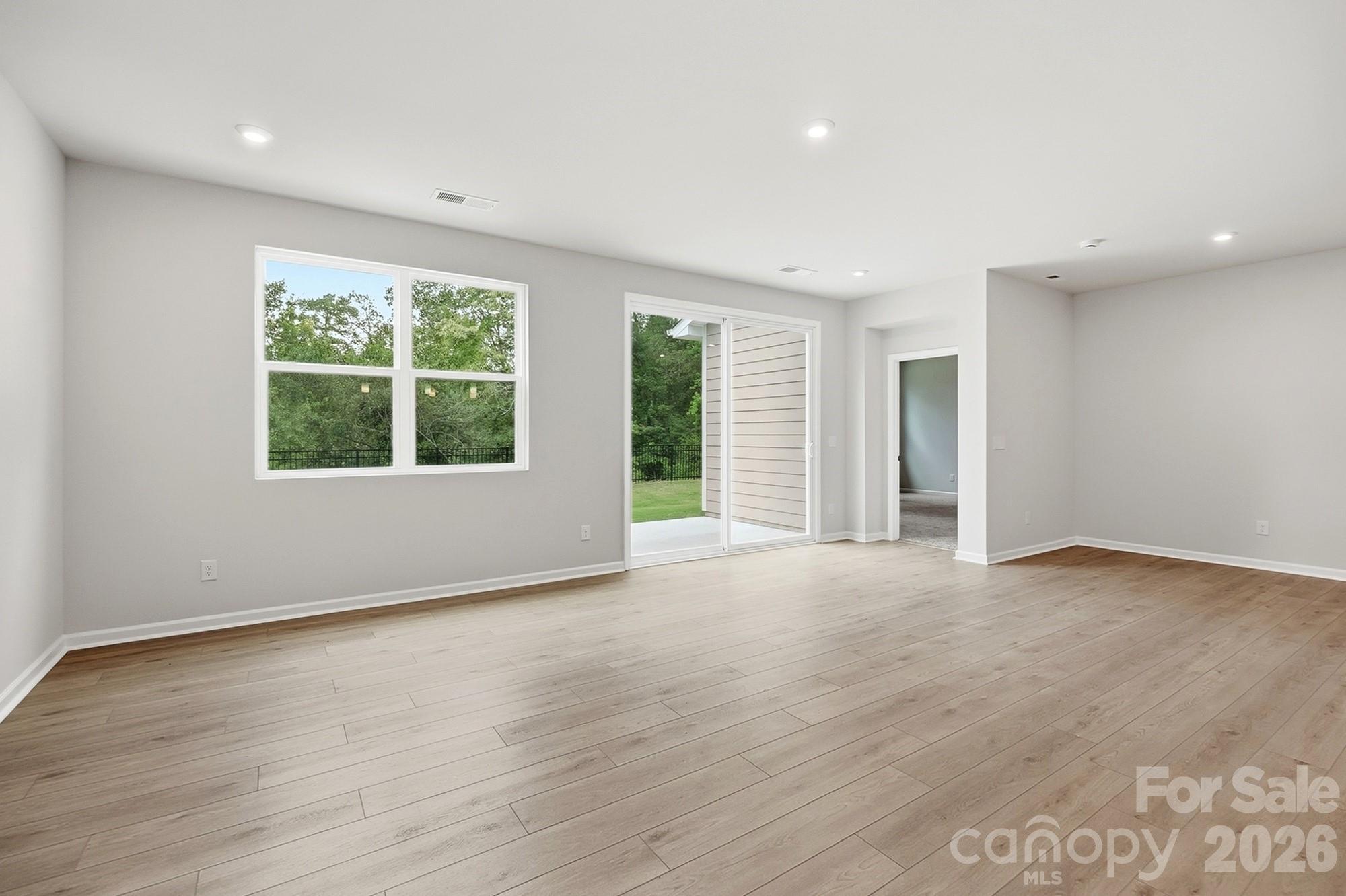 2706 Phoenix Court Property Photo 6