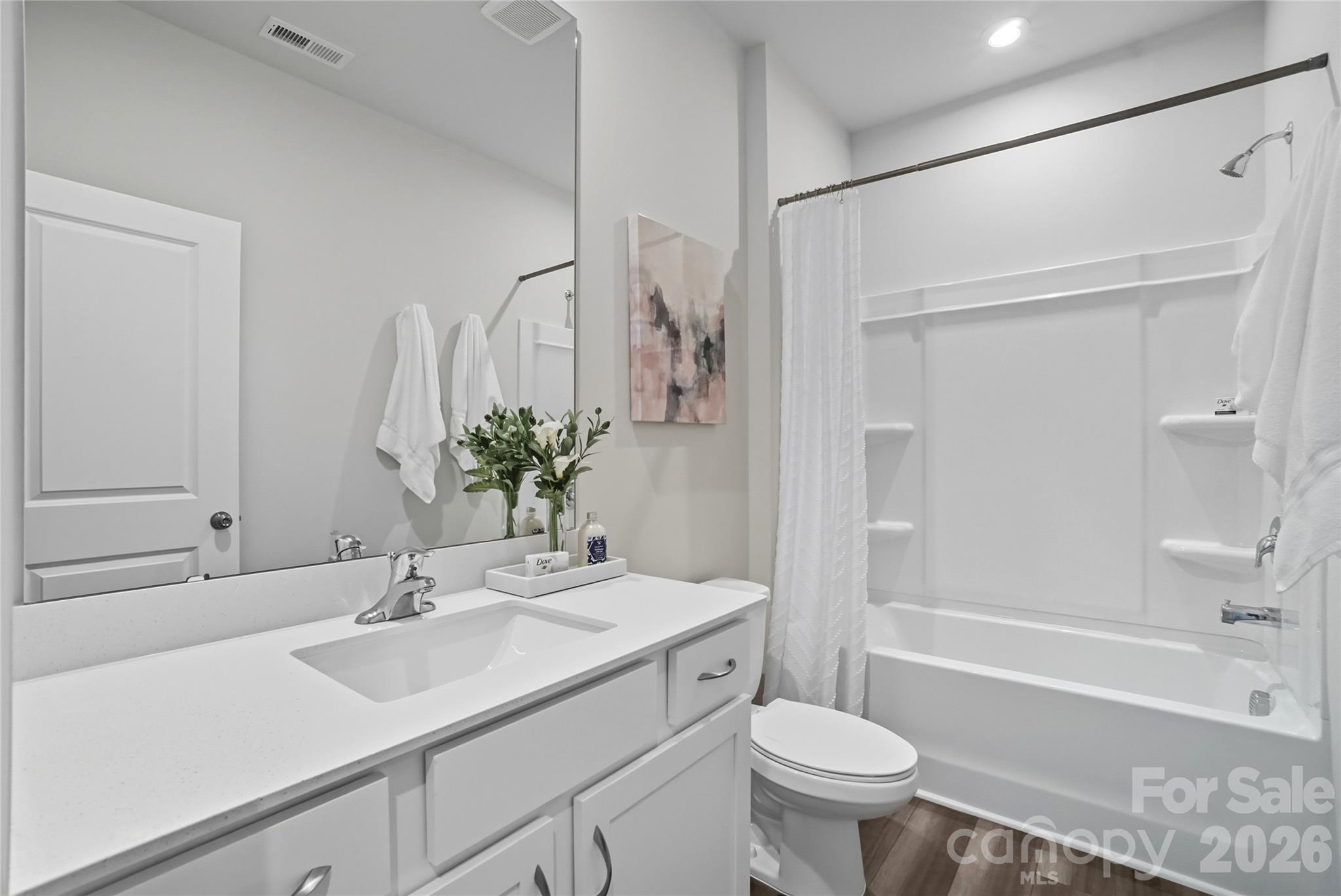 2588 Selbourne Drive Property Photo 4
