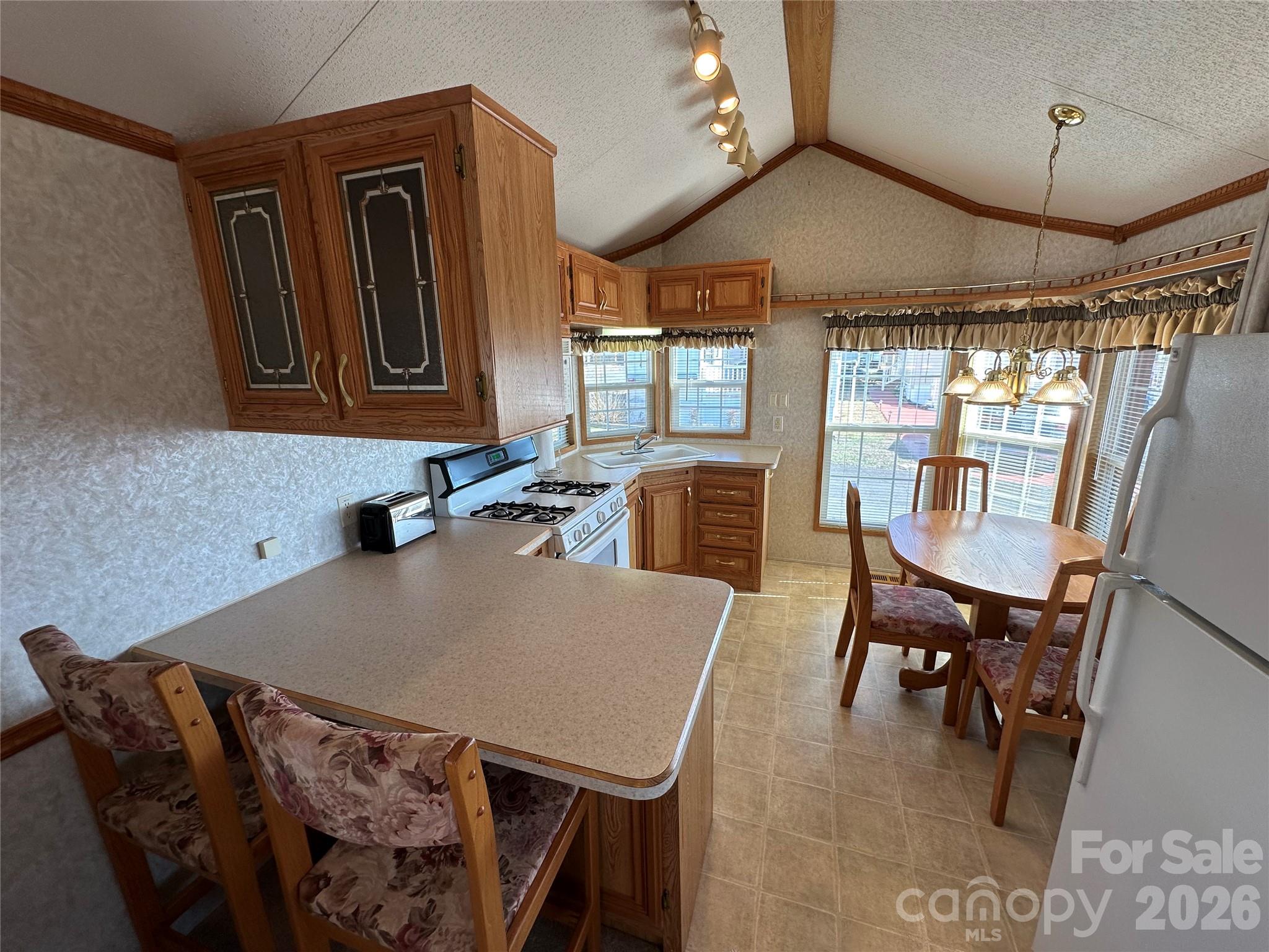 171 Grand View Drive Property Photo 8