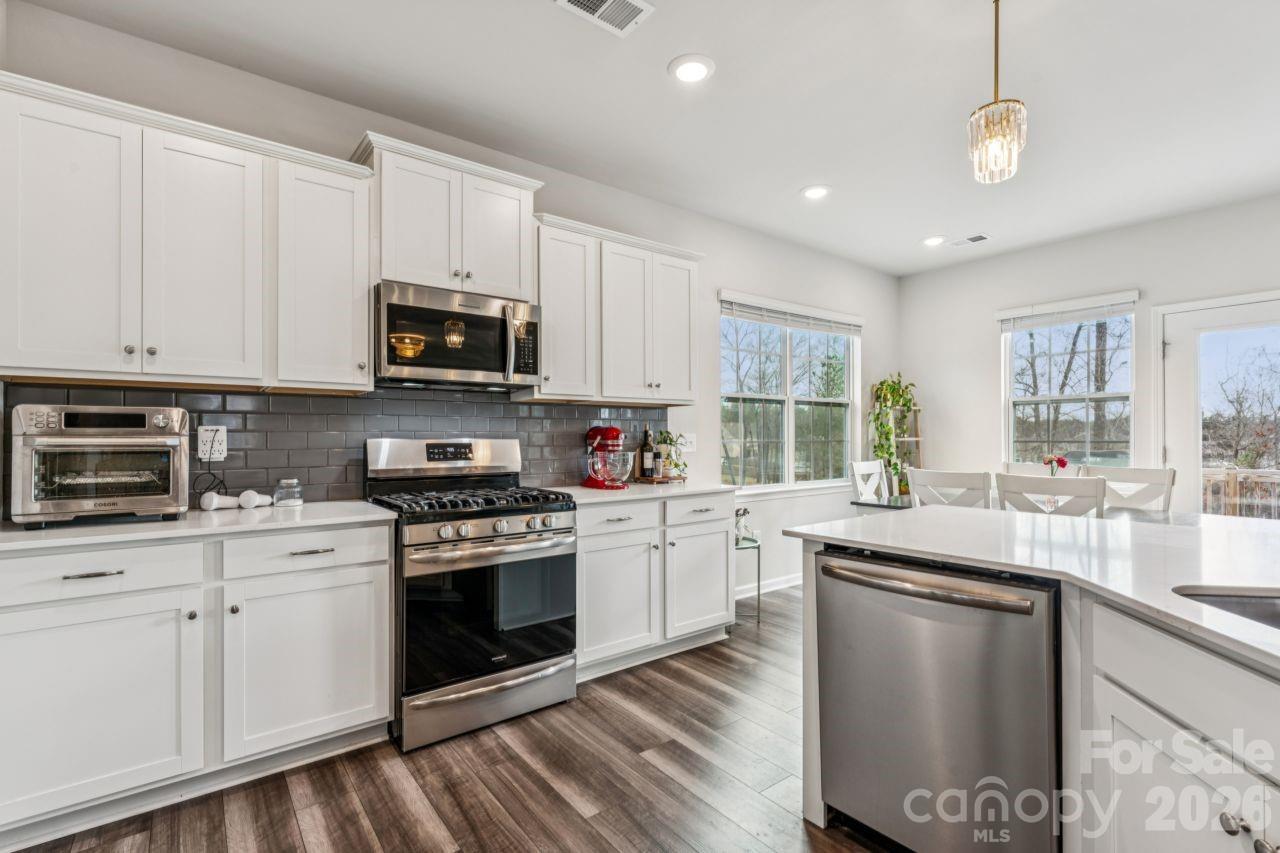 221 Shadowbrook Way Property Photo 8