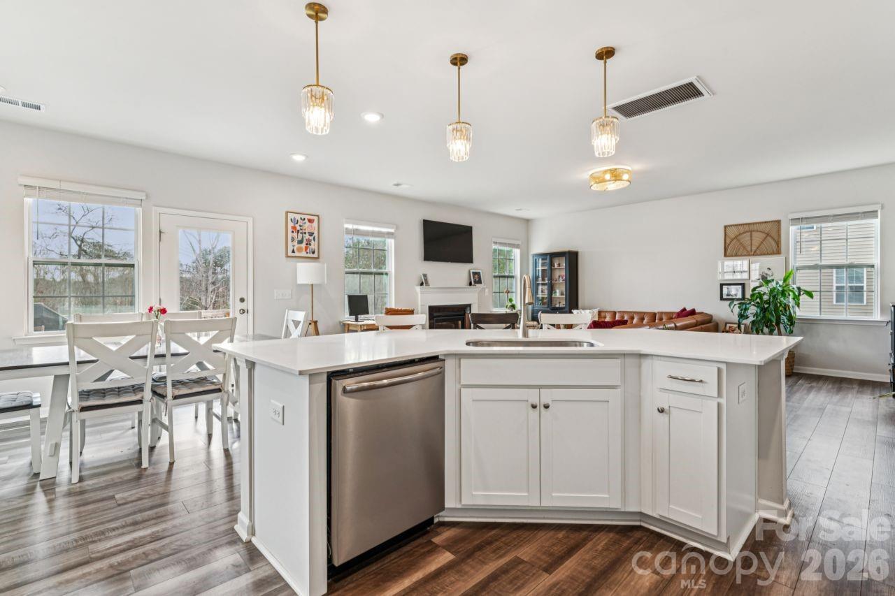 221 Shadowbrook Way Property Photo 11