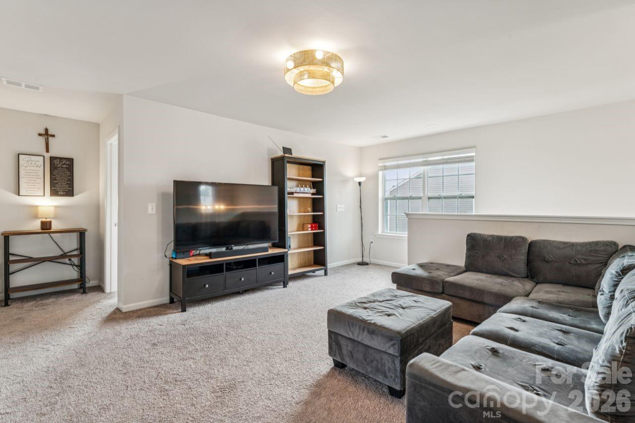 221 Shadowbrook Way Property Photo 17