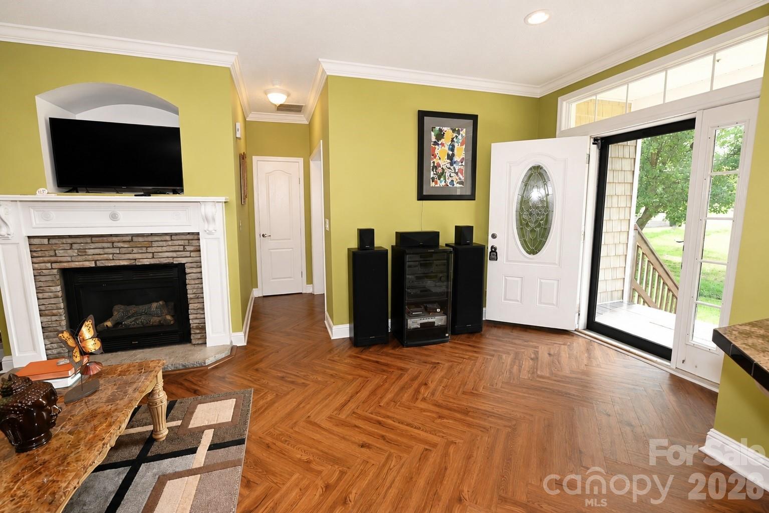 3951 Springs Road Property Photo 7