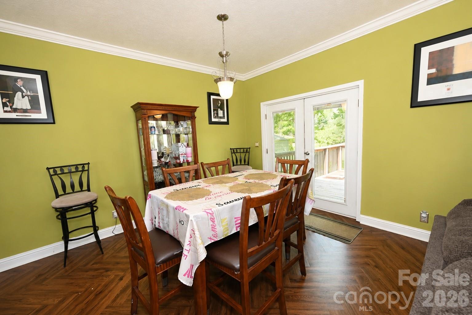 3951 Springs Road Property Photo 11