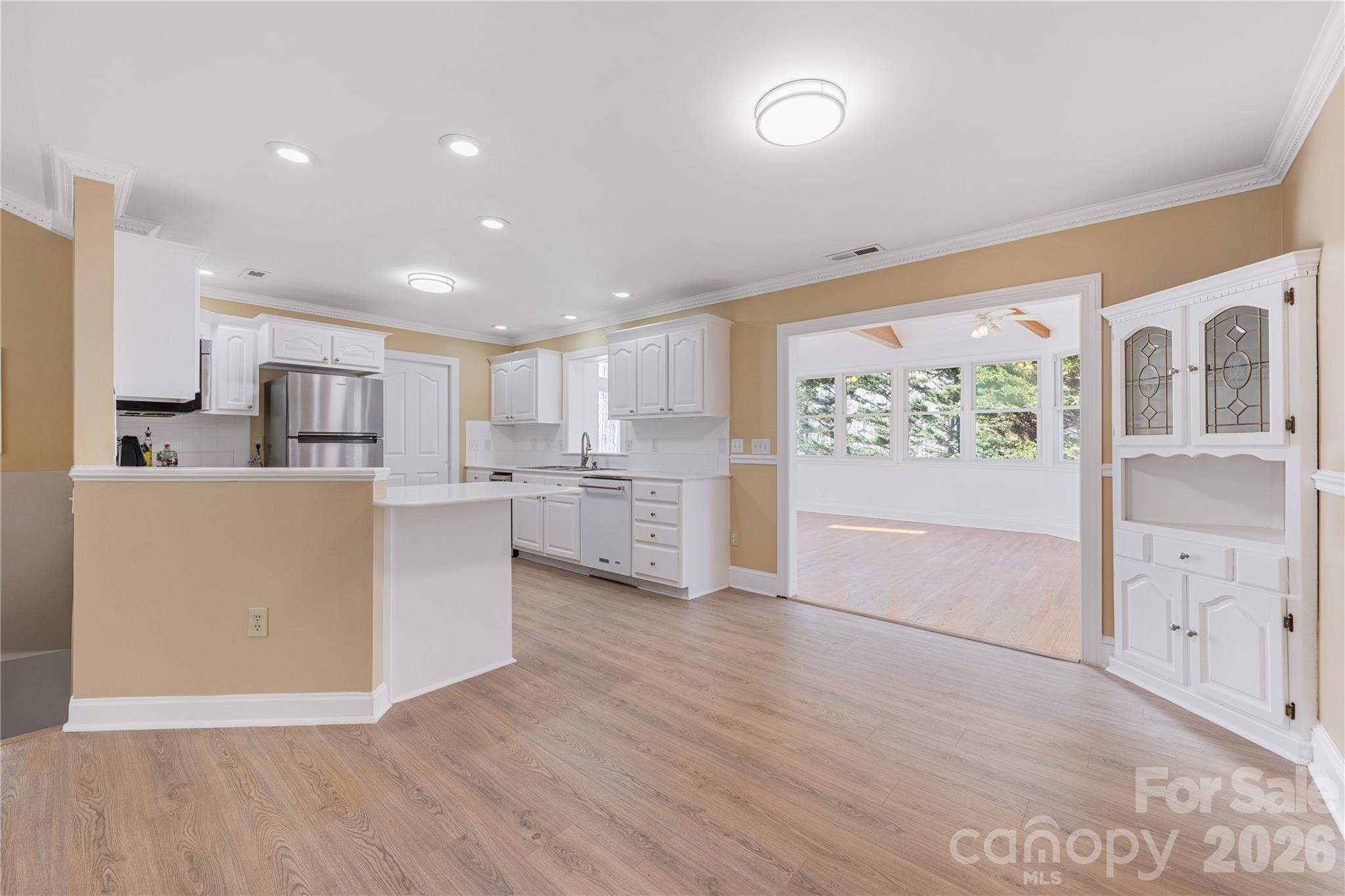 7722 Farmbrook Drive Property Photo 9