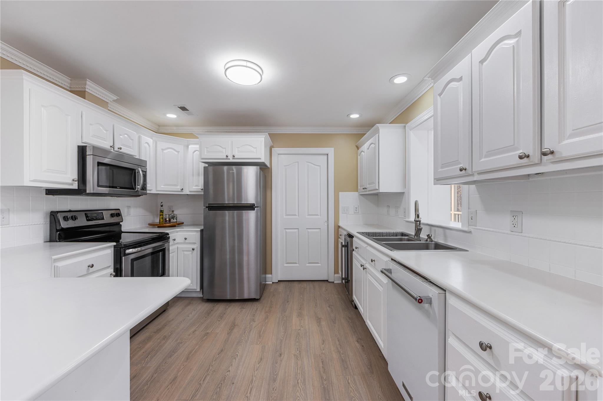 7722 Farmbrook Drive Property Photo 12