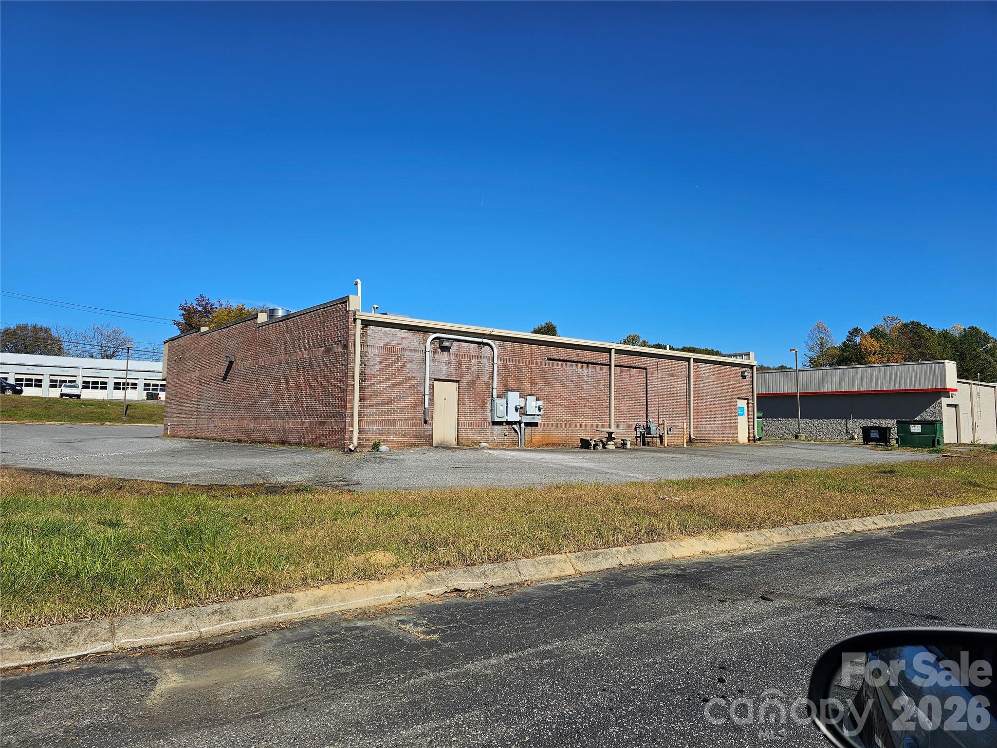 1000 E Main Street Property Photo 5