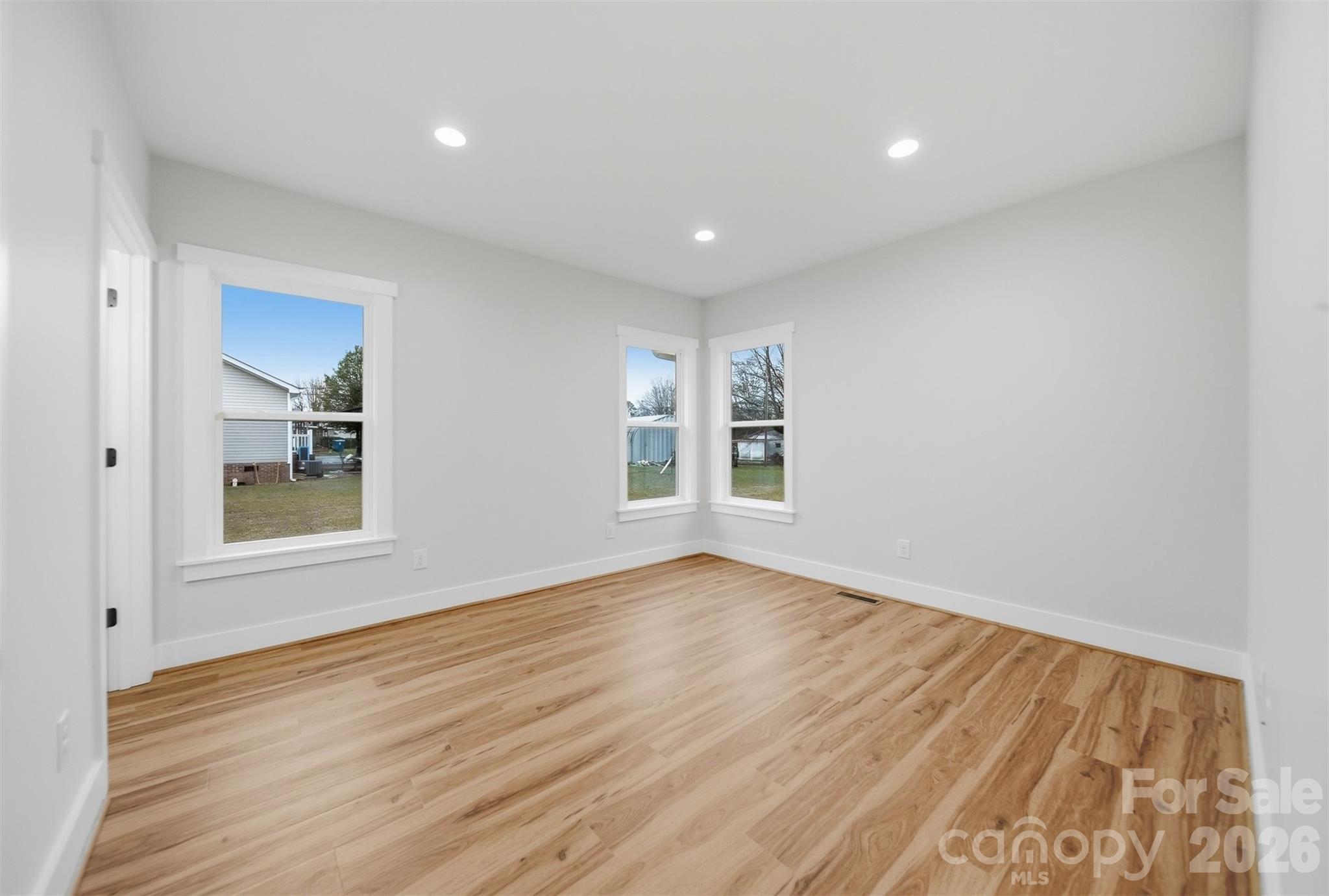 1022 E Main Street Property Photo 17