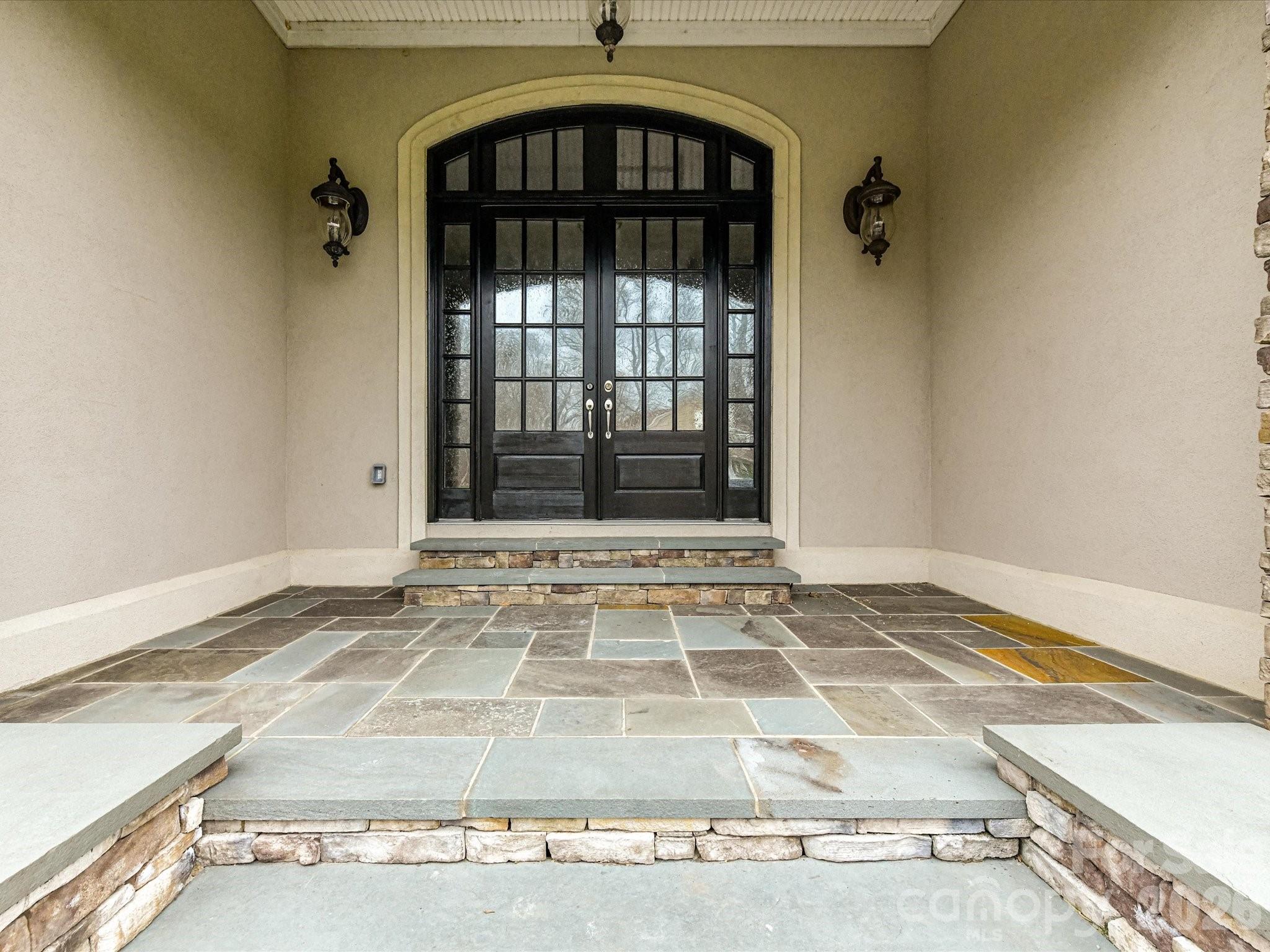 1805 Mt Isle Harbor Drive Property Photo 3