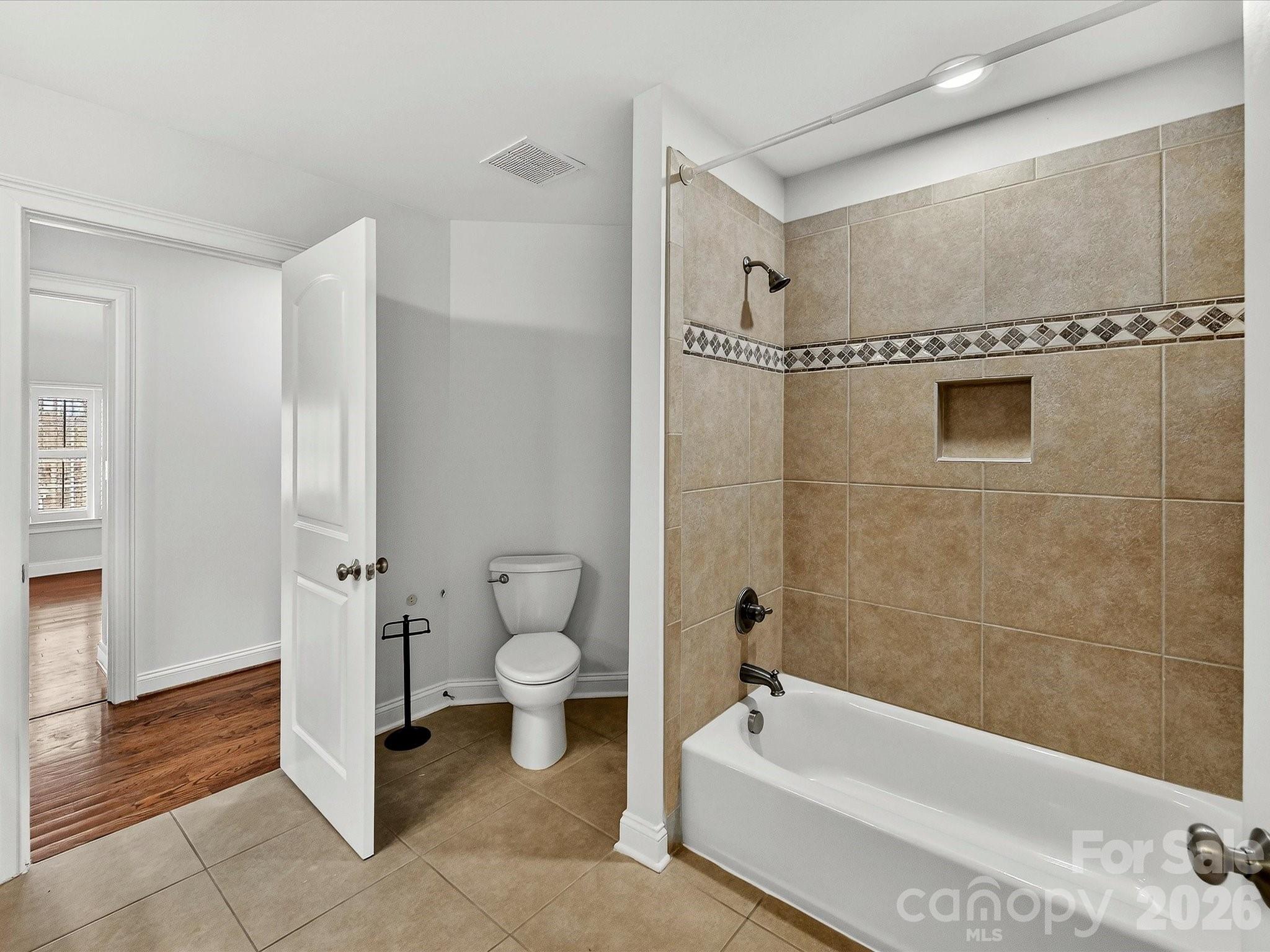 1805 Mt Isle Harbor Drive Property Photo 33