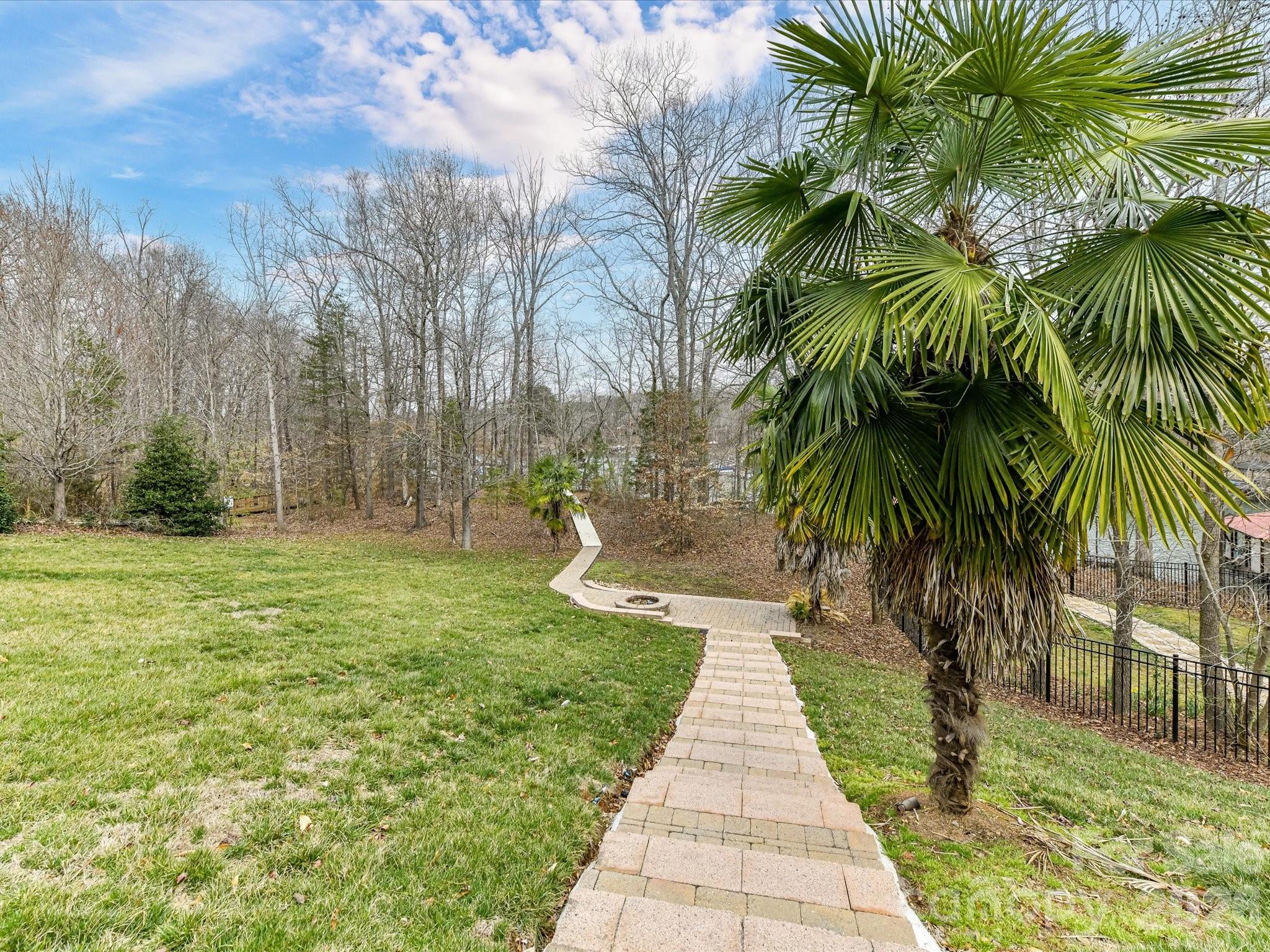1805 Mt Isle Harbor Drive Property Photo 42