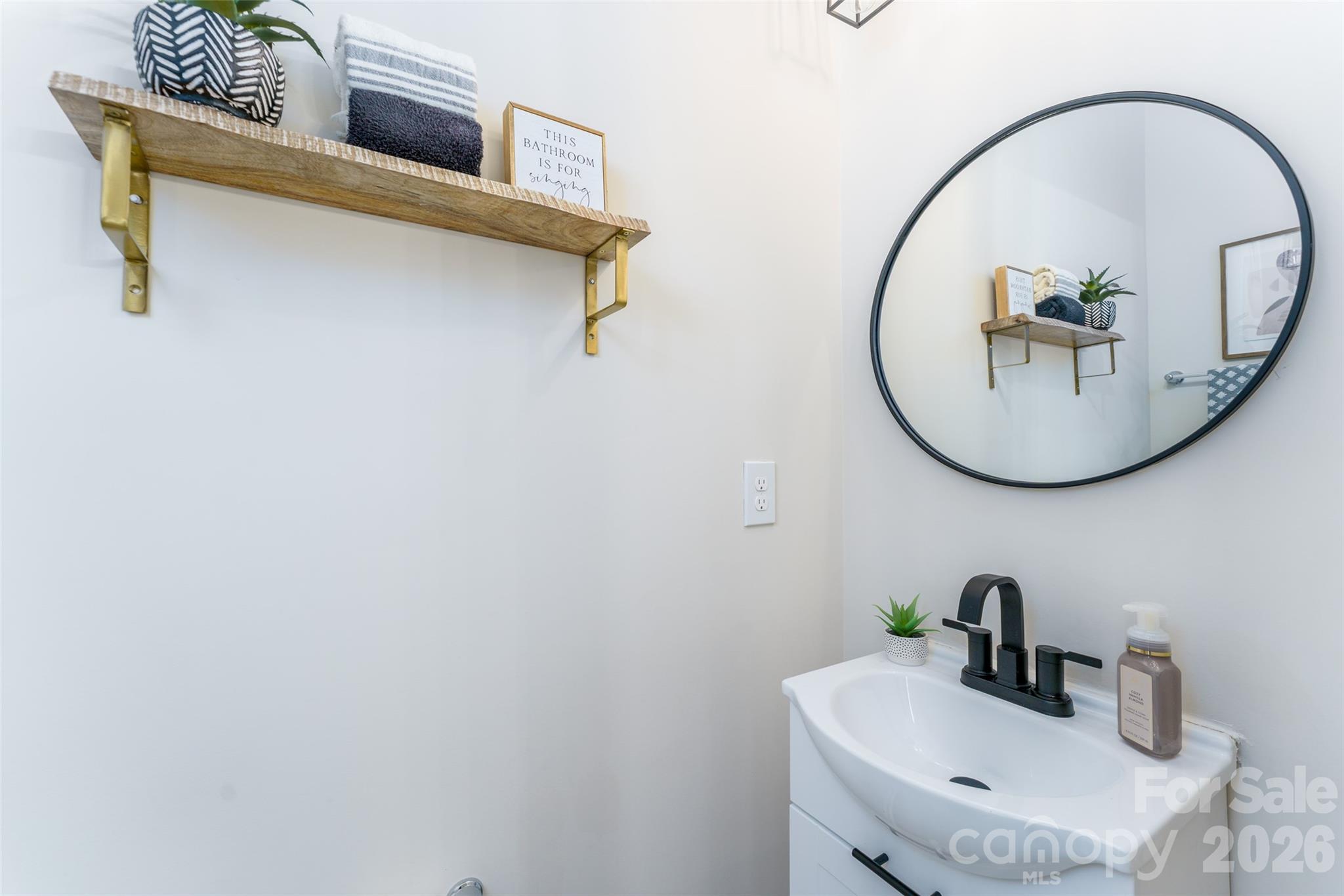 2102 Trout Lily Lane Property Photo 16