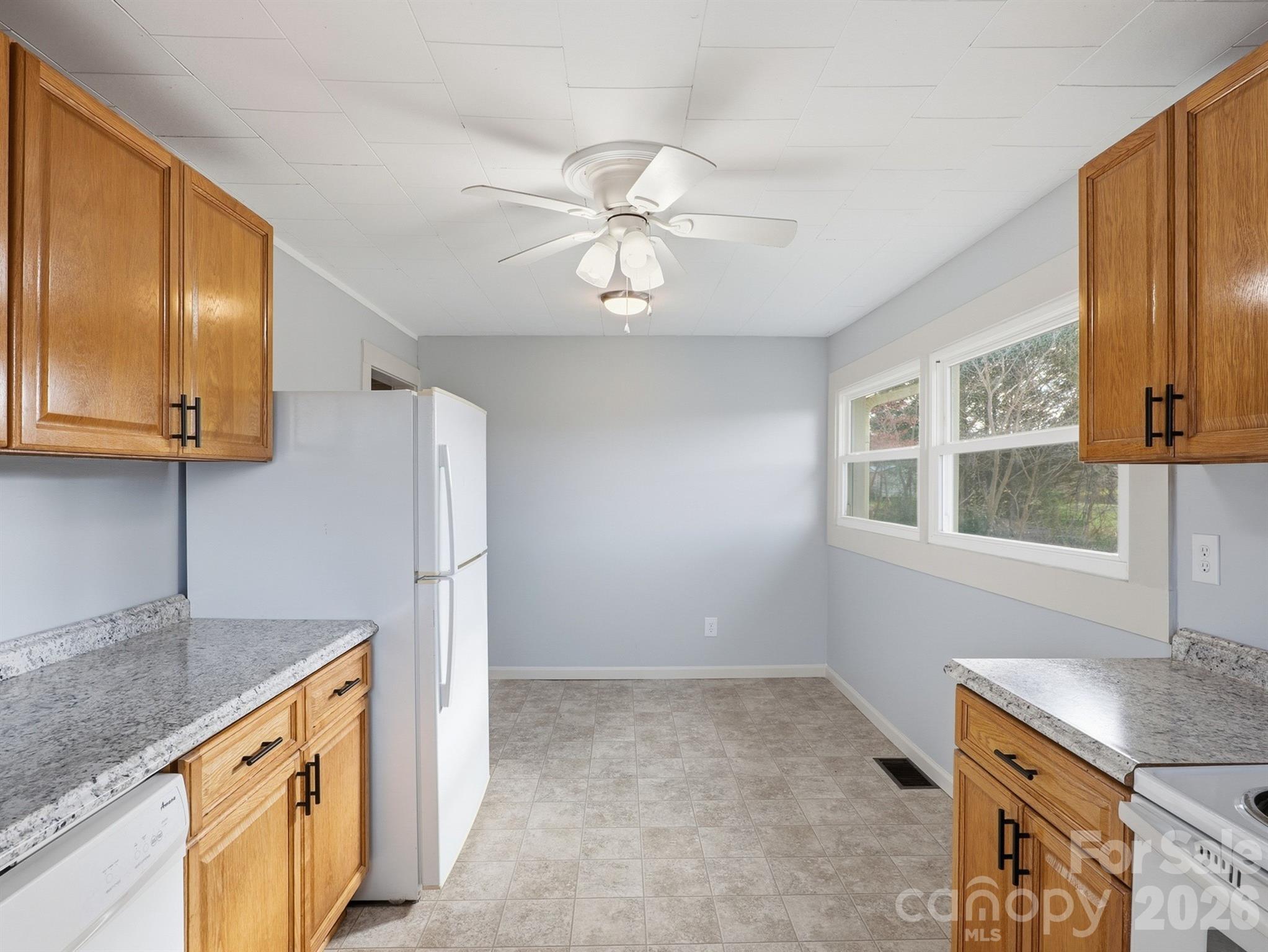 61 27th Street Property Photo 7