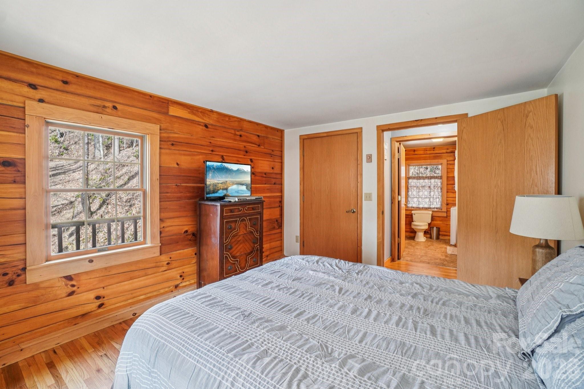 307 Roaring Creek Lane Property Photo 4