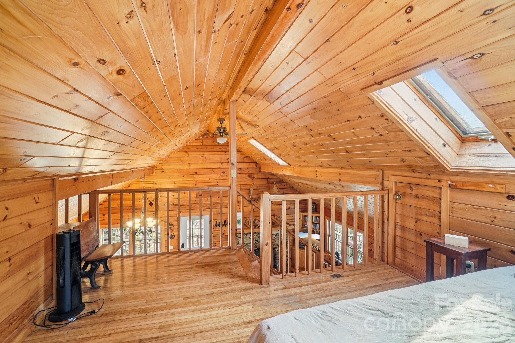 307 Roaring Creek Lane Property Photo 5