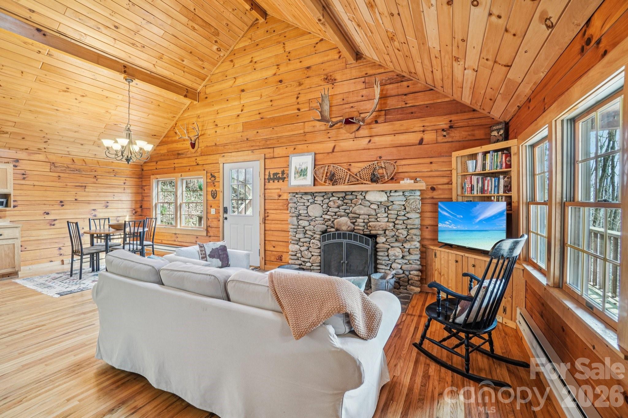 307 Roaring Creek Lane Property Photo 9