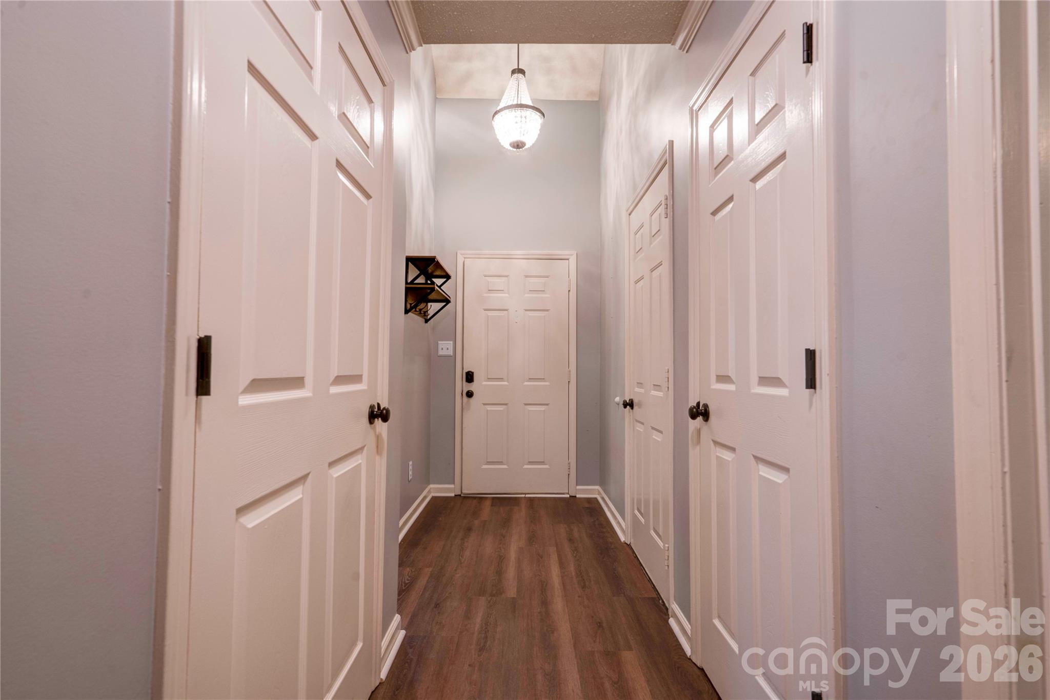 174 Columns Circle Property Photo 8