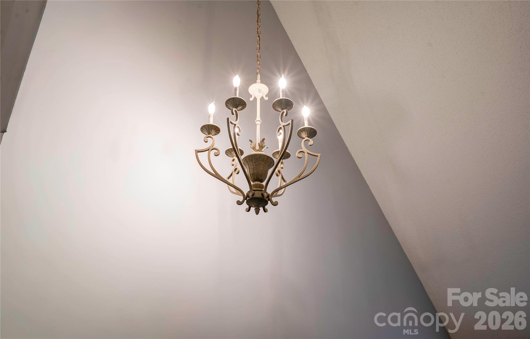 174 Columns Circle Property Photo 19