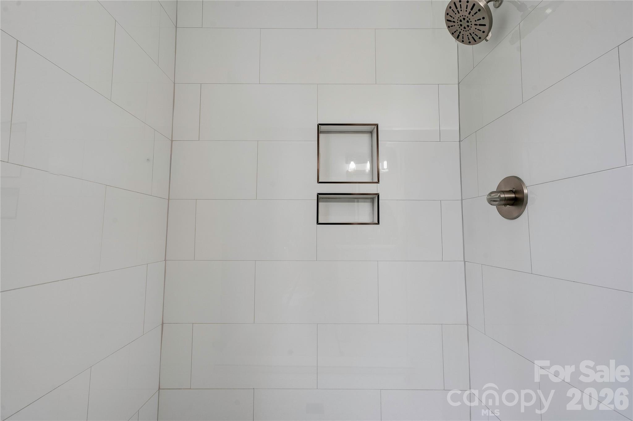 174 Columns Circle Property Photo 26