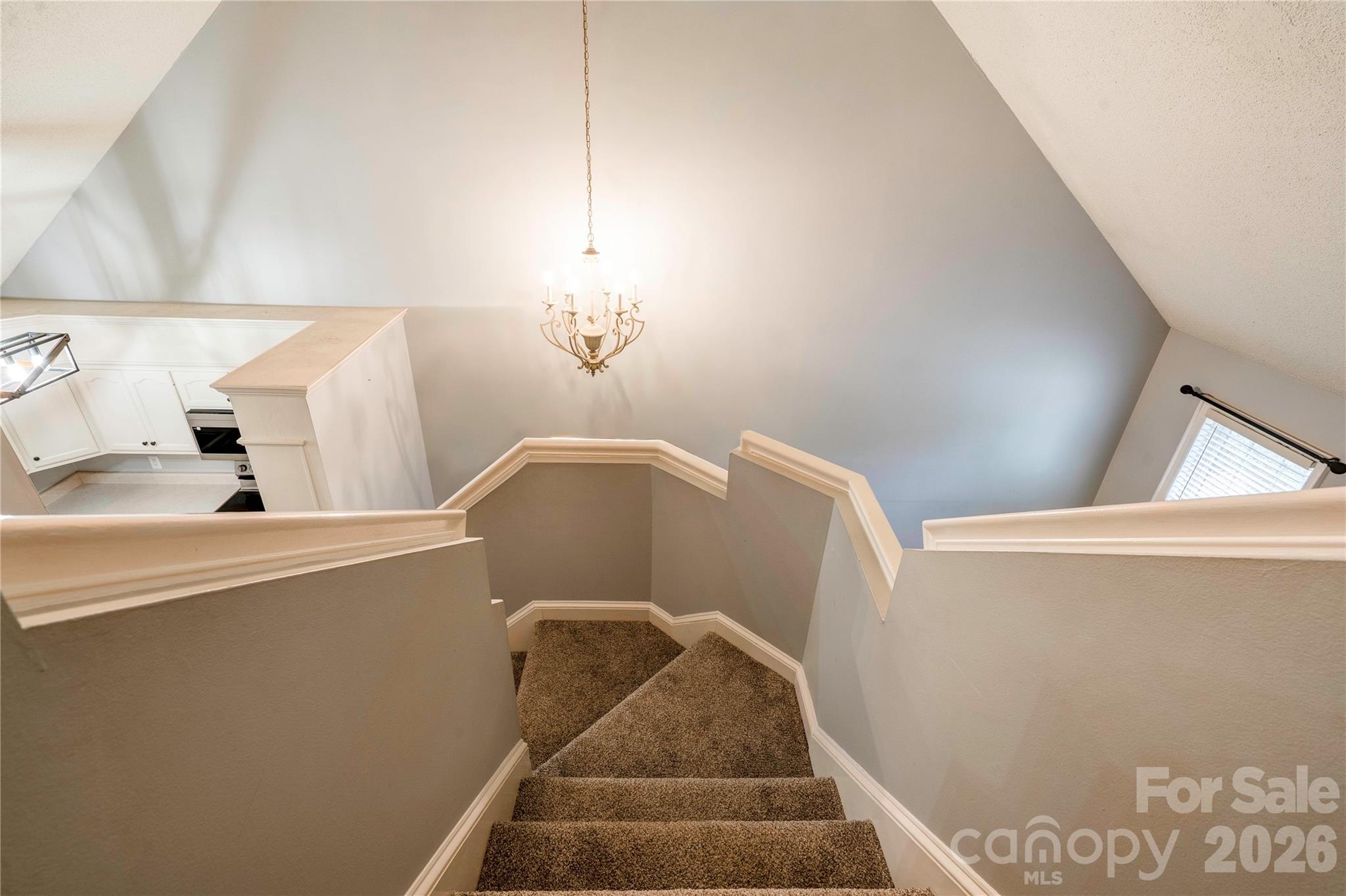 174 Columns Circle Property Photo 30