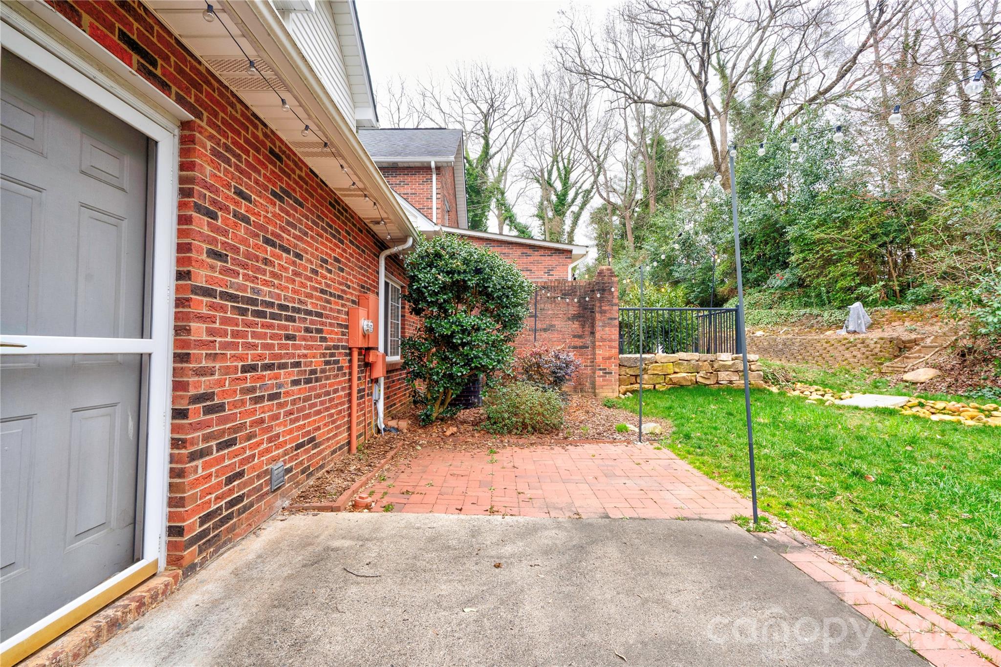 174 Columns Circle Property Photo 37
