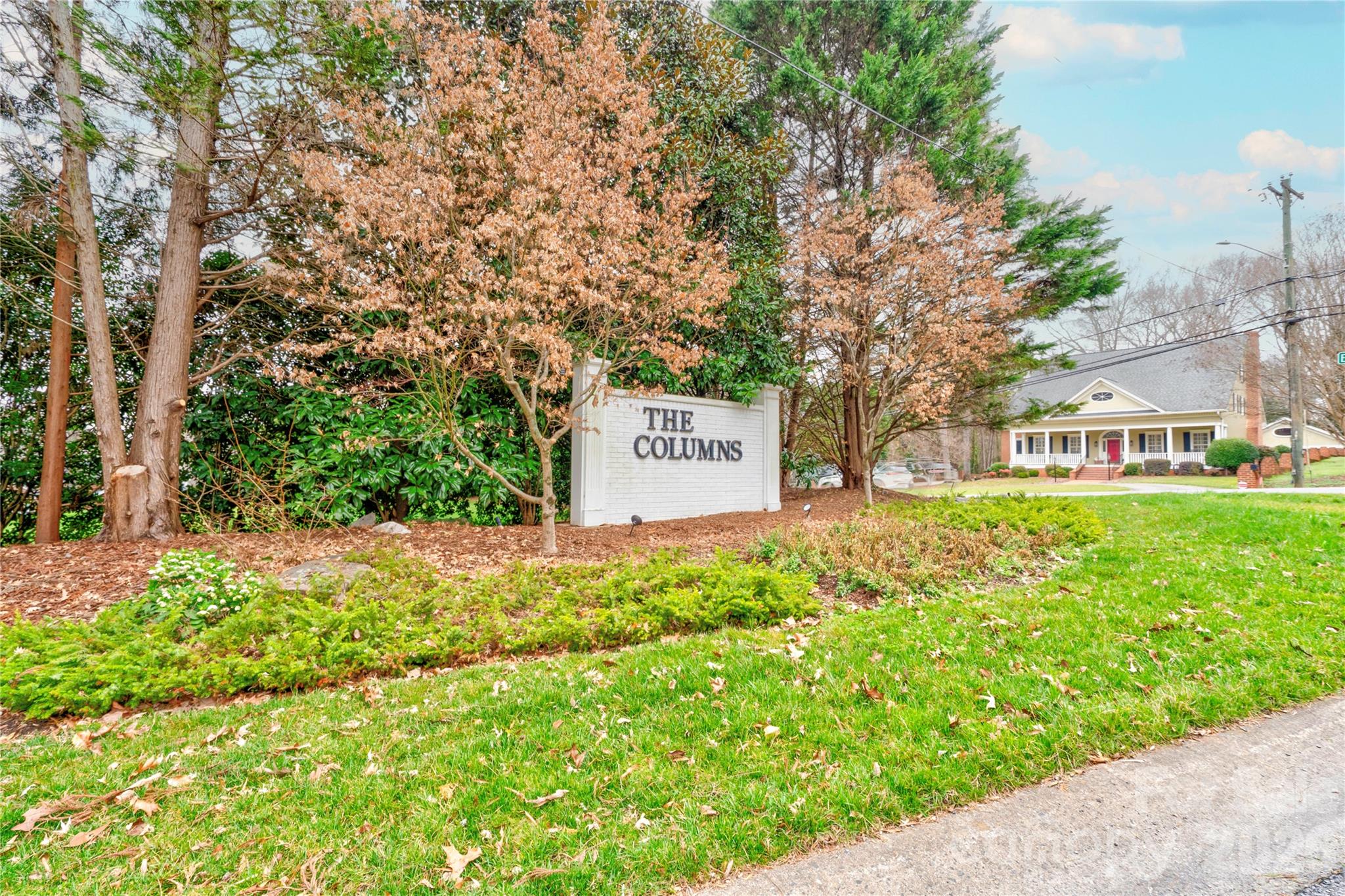 174 Columns Circle Property Photo 38