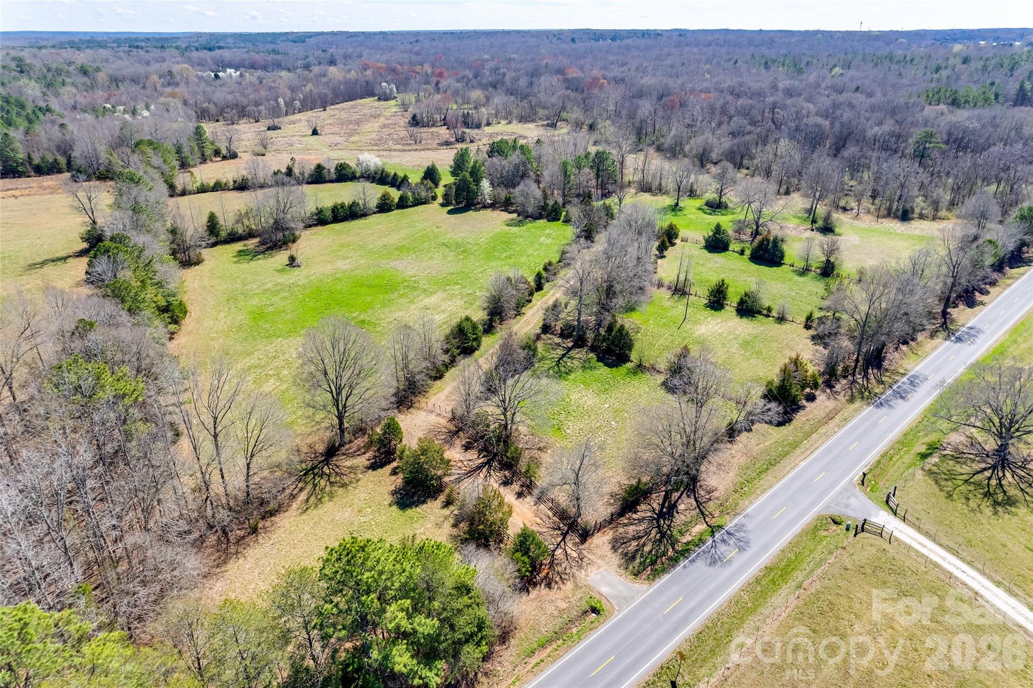 2548 Gordon Road Property Photo 16