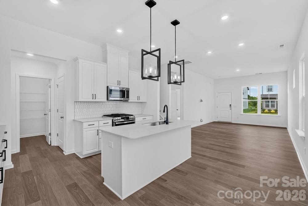 3165 Beacon Heights Road Property Photo 6