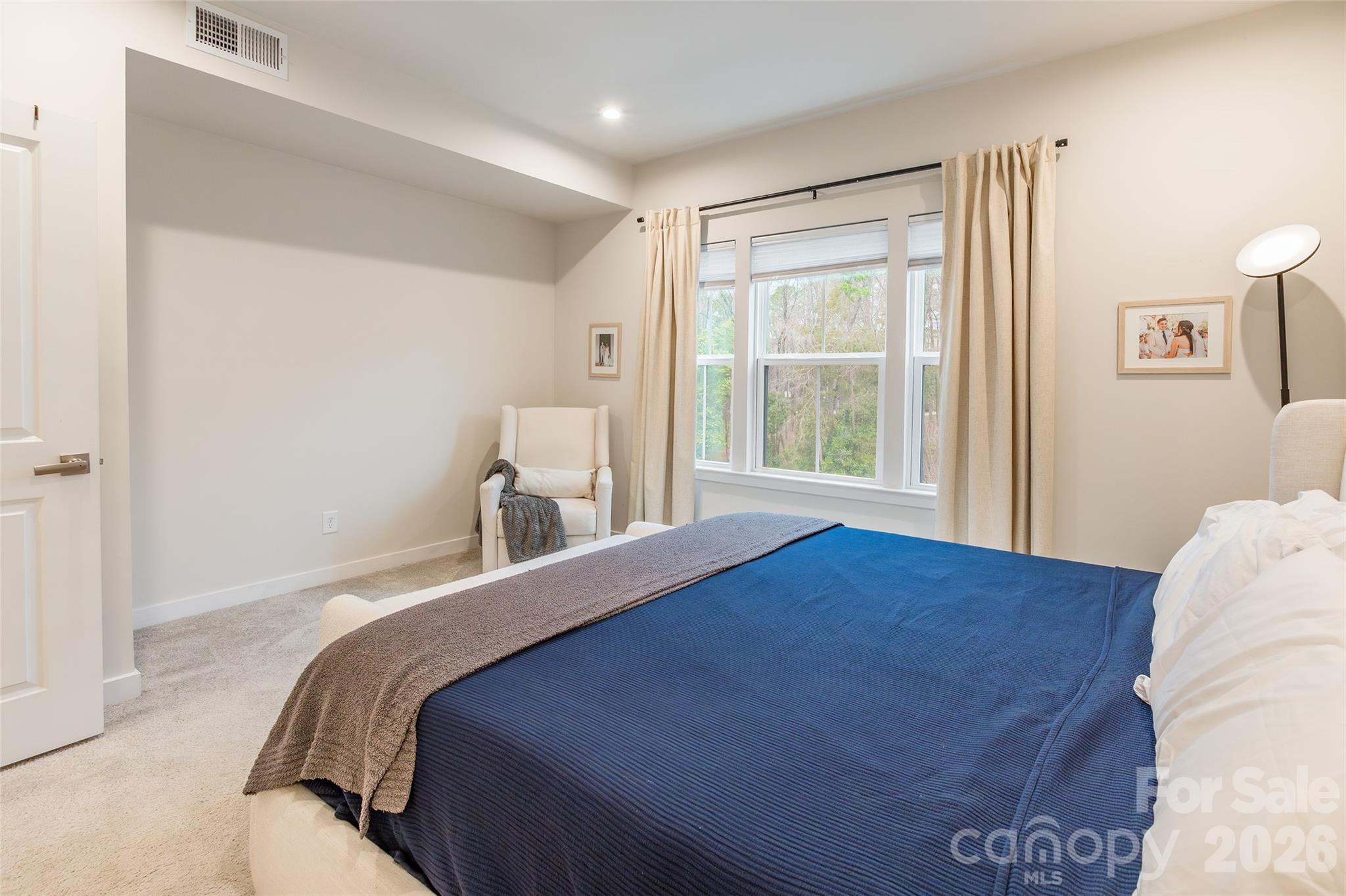 924 Broad River Lane Property Photo 14